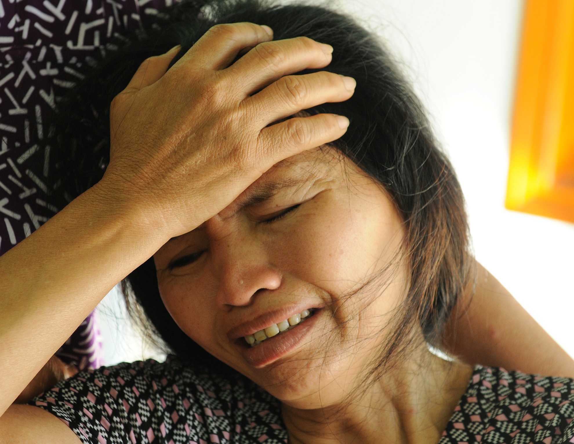 Nhung nguoi phu nu khoc ngat, ngong tin 5 ngu dan mat tich o Hoang Sa hinh anh