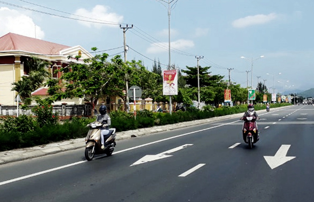 Pho chu tich thi tran bong dung 'mat tich' hinh anh