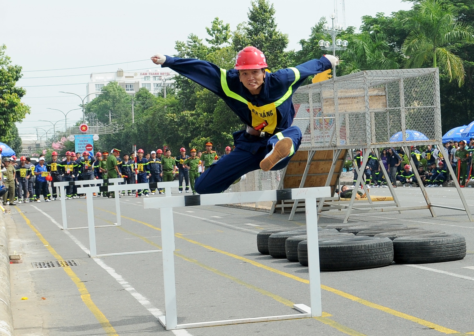 Diễn tập cứu hộ, cứu nạn Quảng Ngãi ảnh 10 Dien tap cuu ho, cuu nan Quang Ngai anh 10