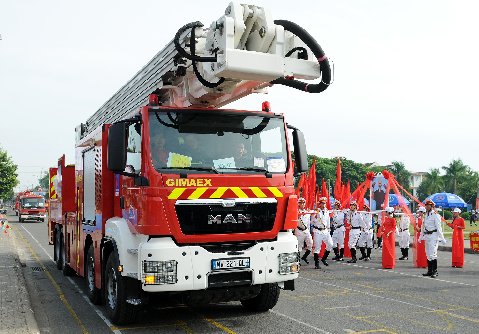 Diễn tập cứu hộ, cứu nạn Quảng Ngãi ảnh 3 Dien tap cuu ho, cuu nan Quang Ngai anh 3