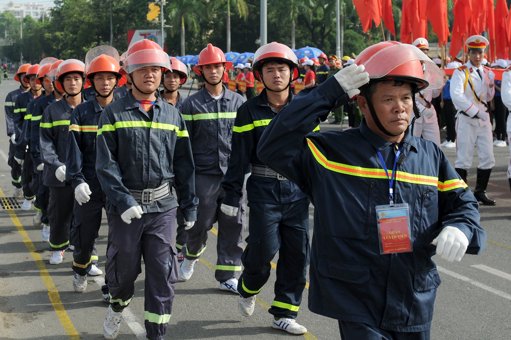 Diễn tập cứu hộ, cứu nạn Quảng Ngãi ảnh 2 Dien tap cuu ho, cuu nan Quang Ngai anh 2