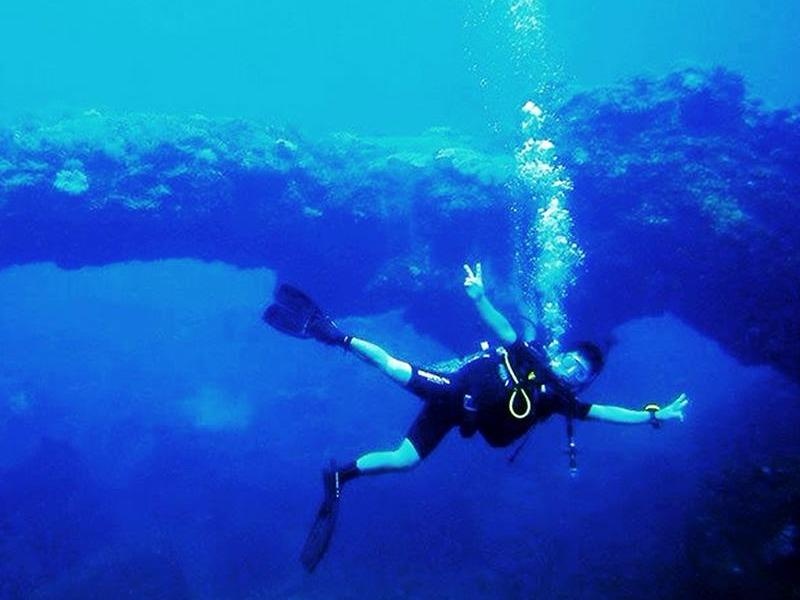 Lan ngam 'nghia dia tau co' o day bien Quang Ngai hinh anh