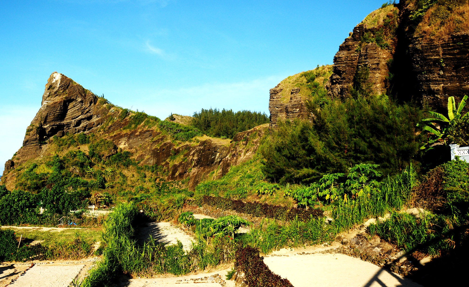 Can canh di san mieng nui lua Quang Ngai anh 8