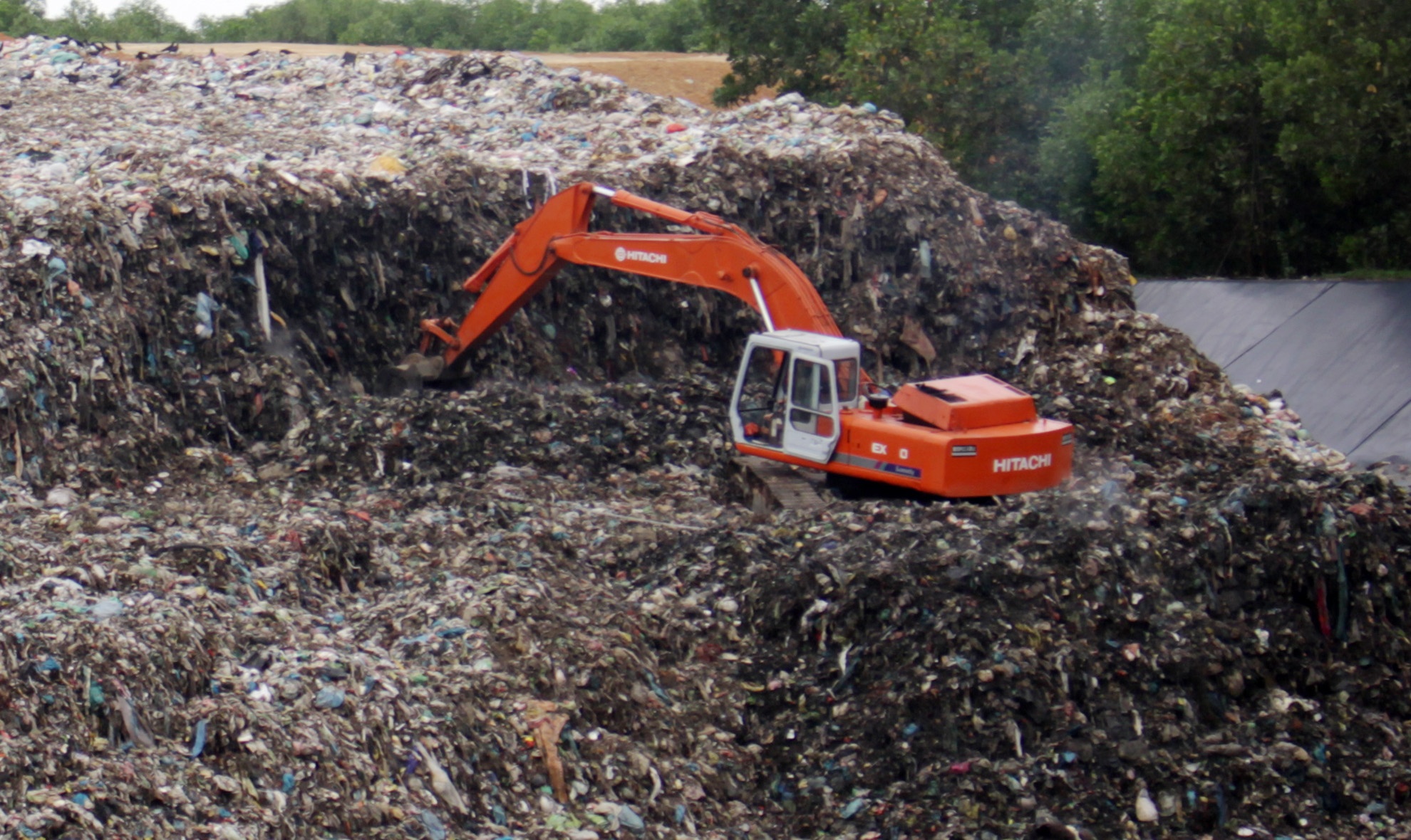 Bai xu ly qua tai, nguy co rac ngap duong o Quang Ngai hinh anh