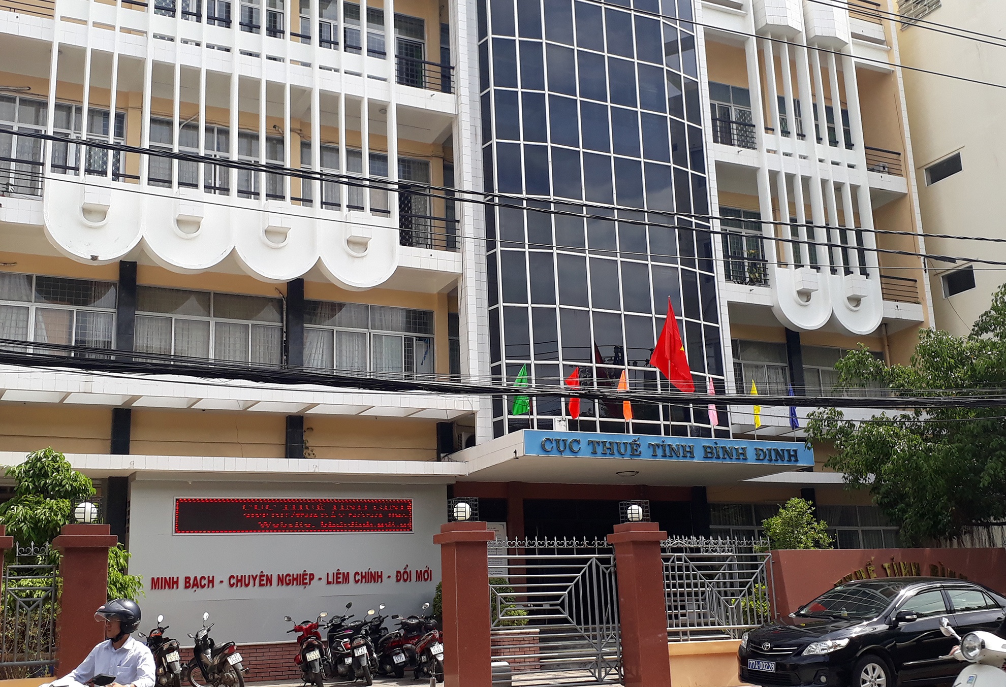 Bat truong phong thanh tra thue nhan tien cua doanh nghiep hinh anh