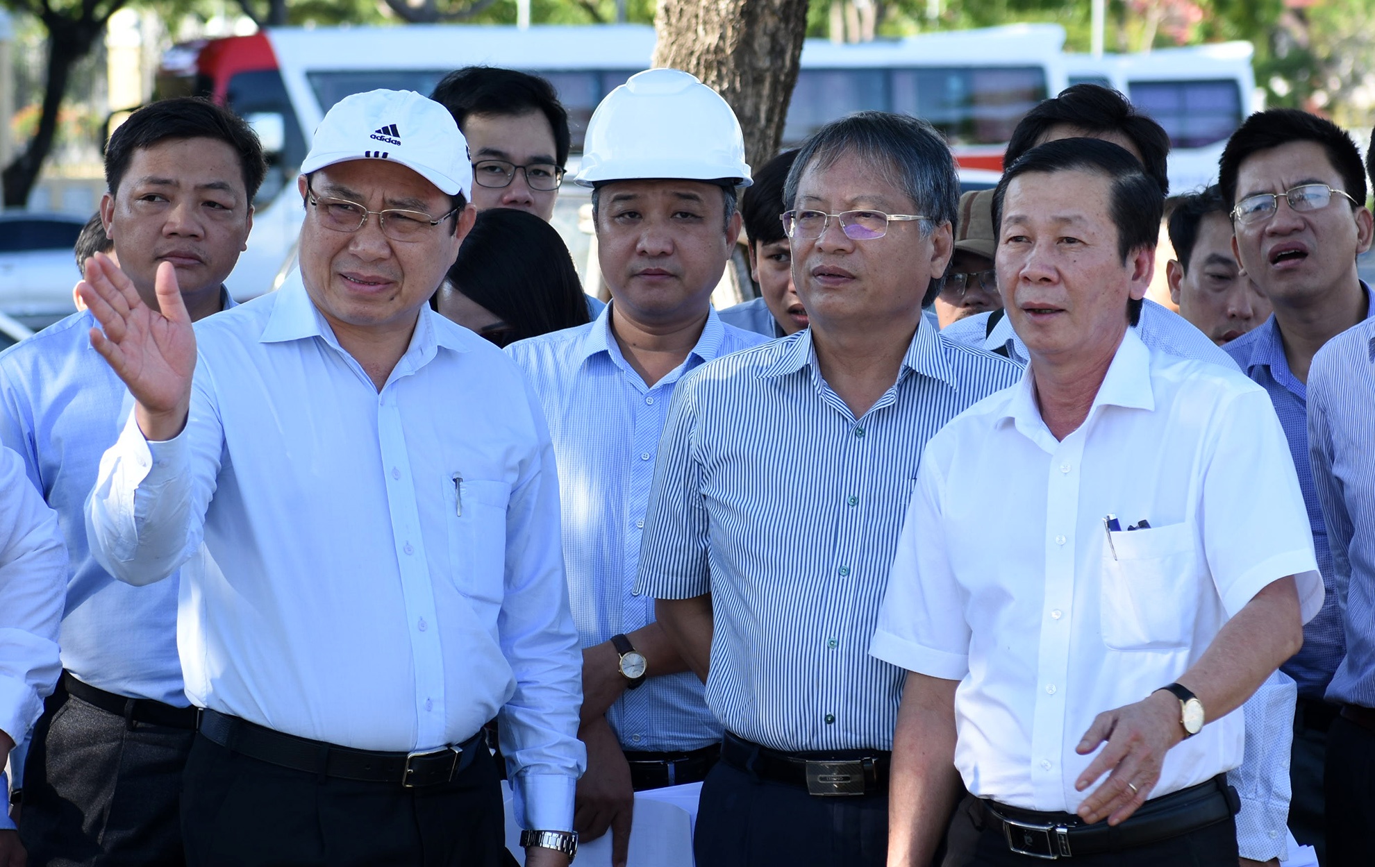 Chu tich Da Nang thi sat tien do chinh trang do thi phuc vu APEC hinh anh