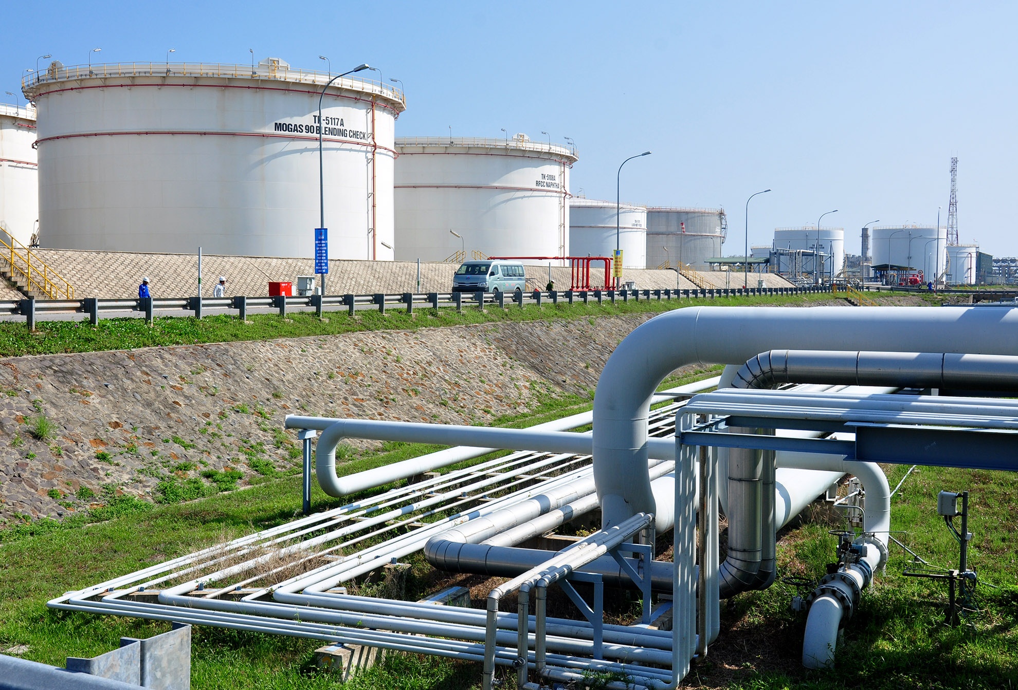 Doanh nghiep dau tu hon 9.000 ty dong vao Quang Ngai hinh anh