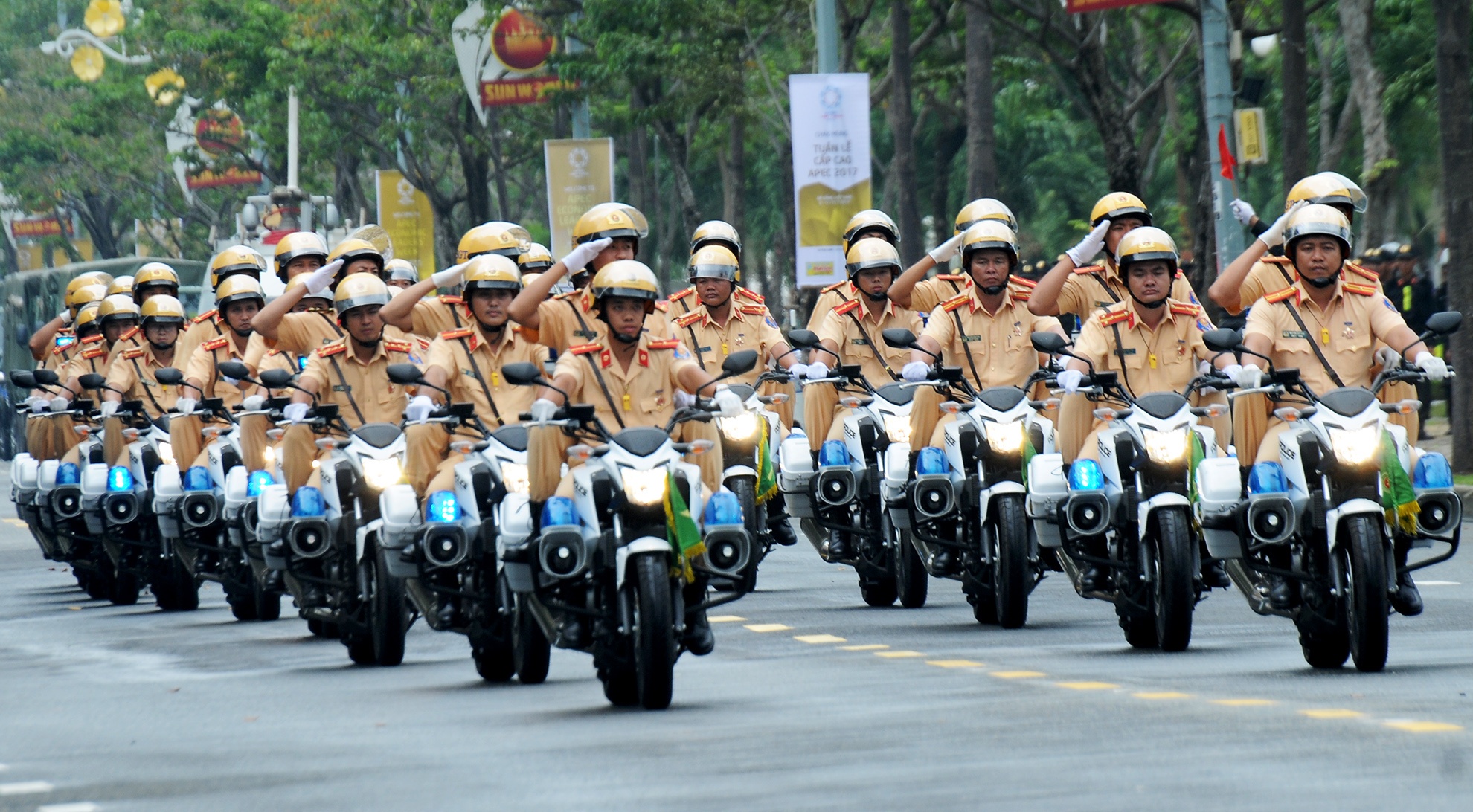 Dan xe sang hoi tu ve Da Nang phuc vu APEC anh 8