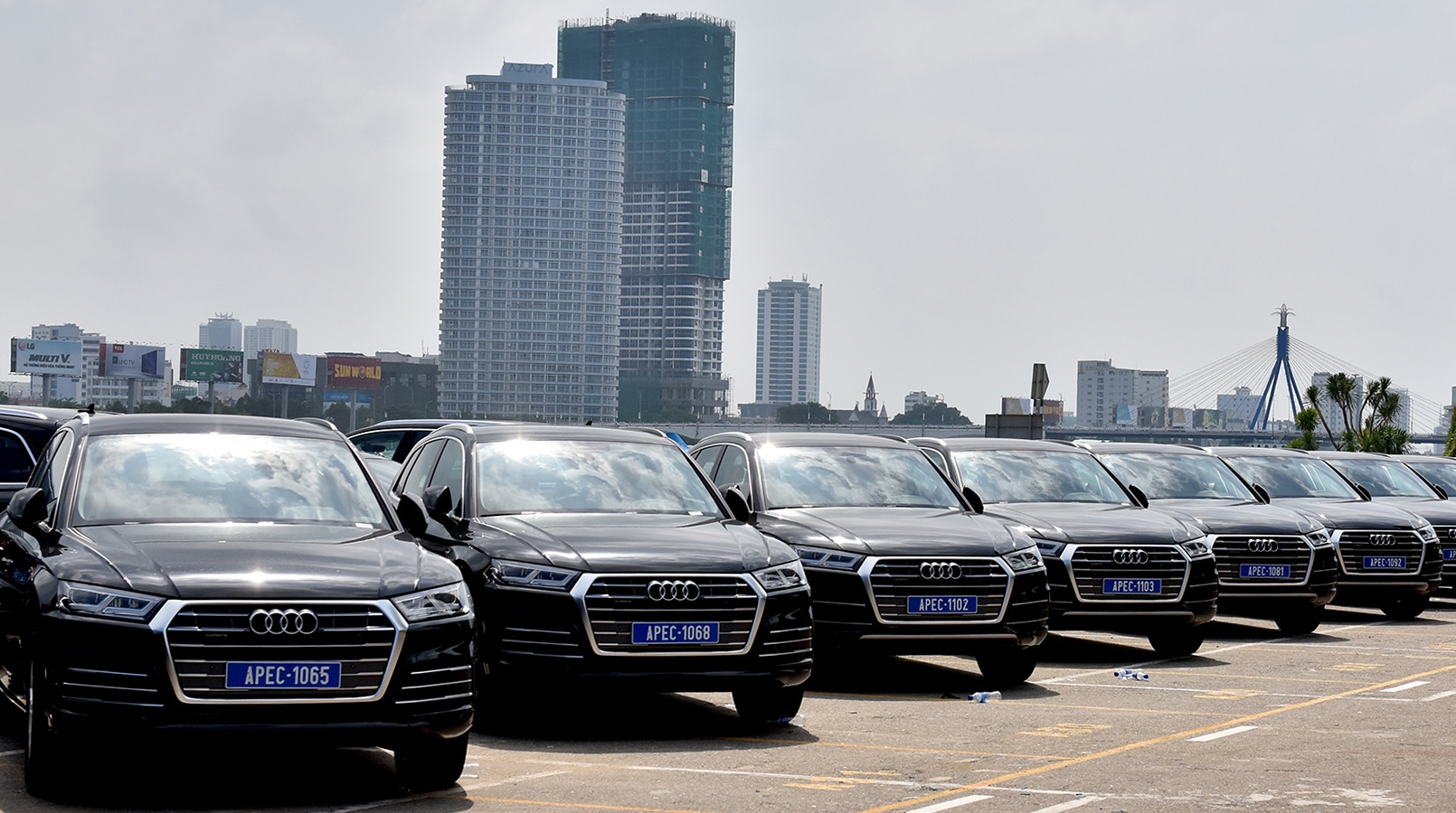 Can canh dan xe Audi phuc vu APEC 2017 hinh anh