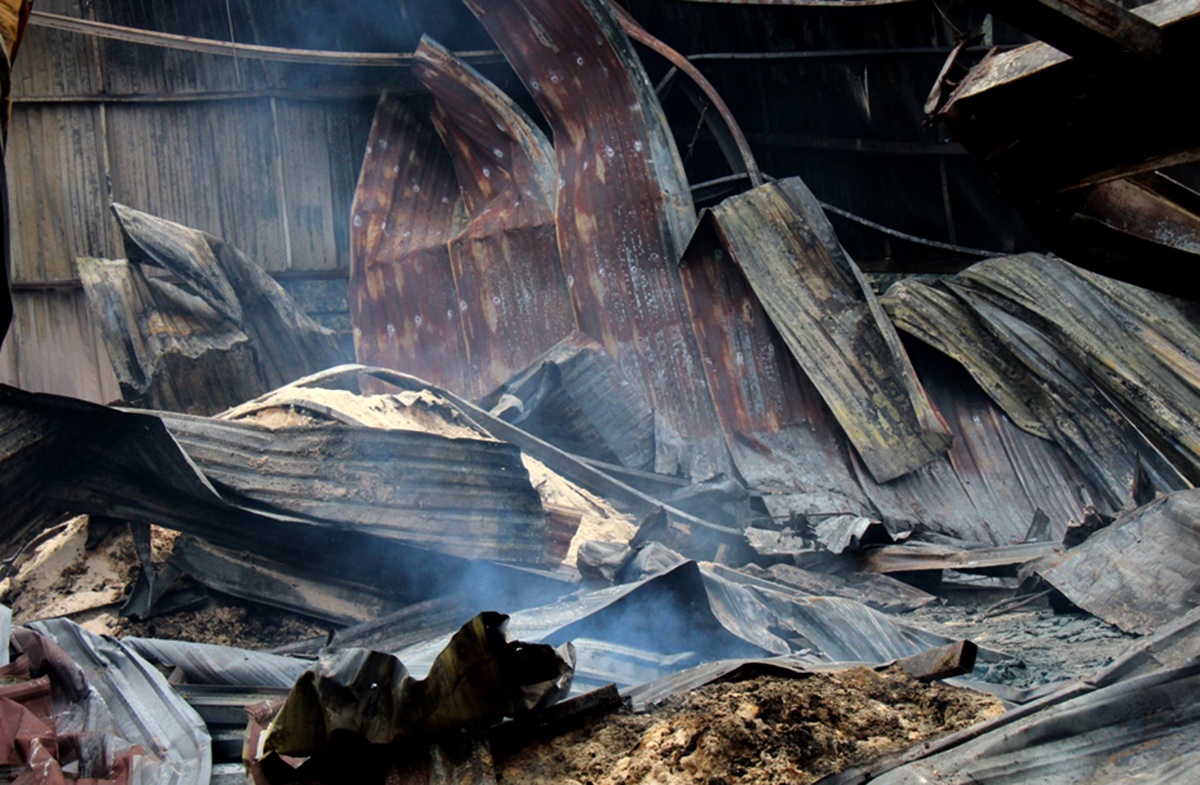 Cháy kho chứa nông sản ở Bình Định ảnh 2 Chay kho chua nong san o Binh Dinh anh 2