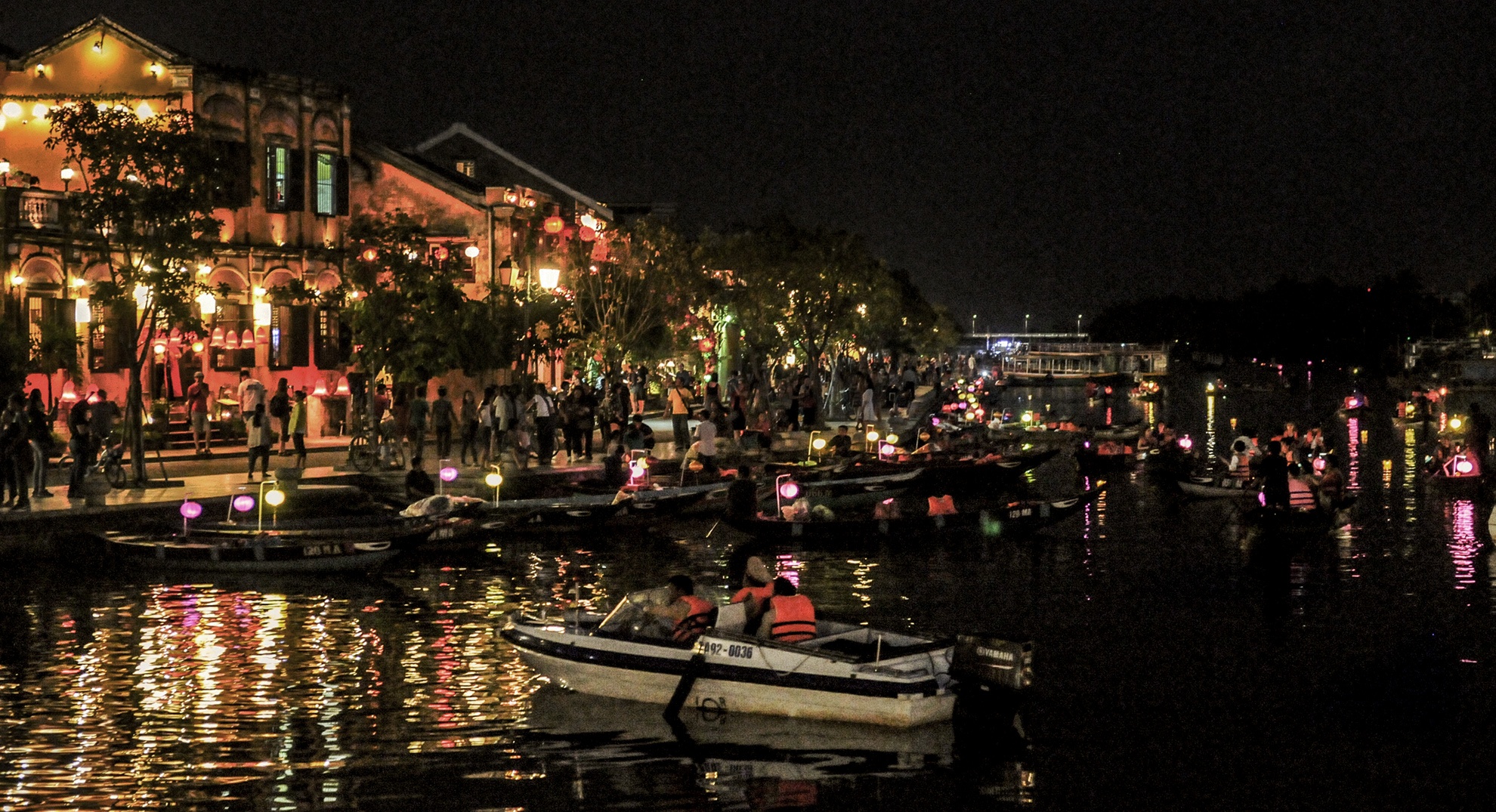 Pho co Hoi An toa sang chao don du khach ben them APEC anh 6