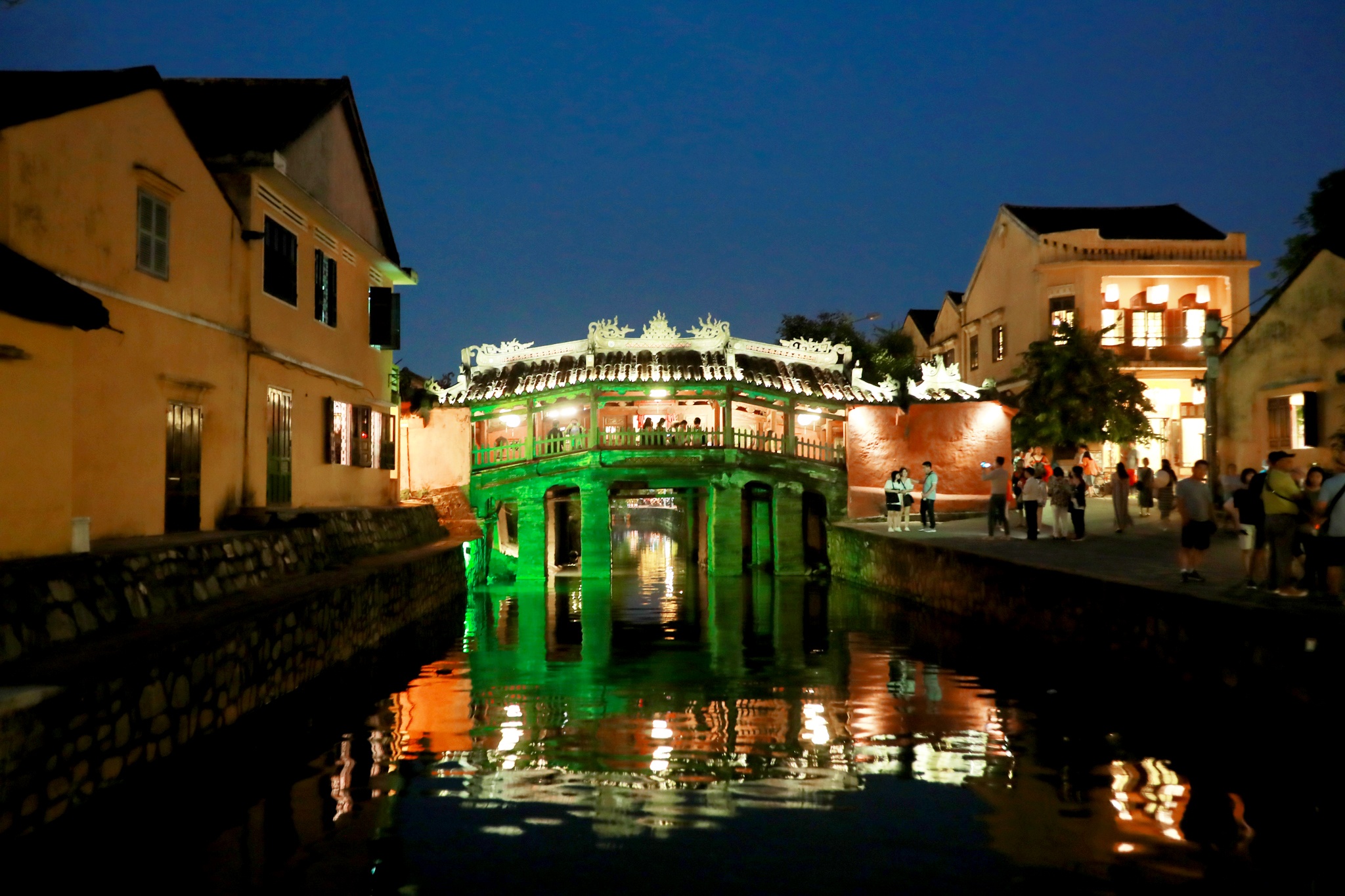 Pho co Hoi An toa sang chao don du khach ben them APEC anh 3