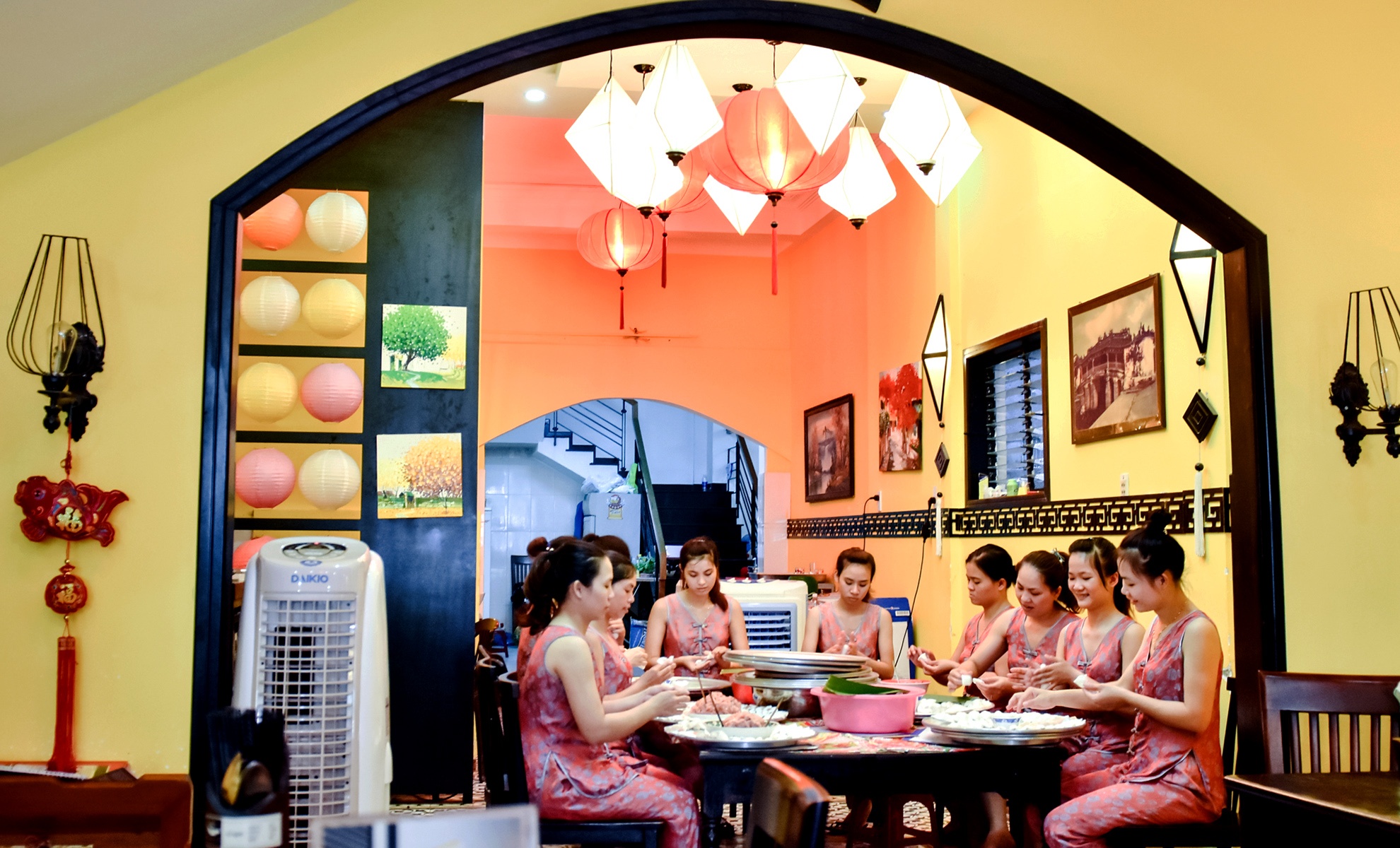 Pho co Hoi An toa sang chao don du khach ben them APEC anh 9