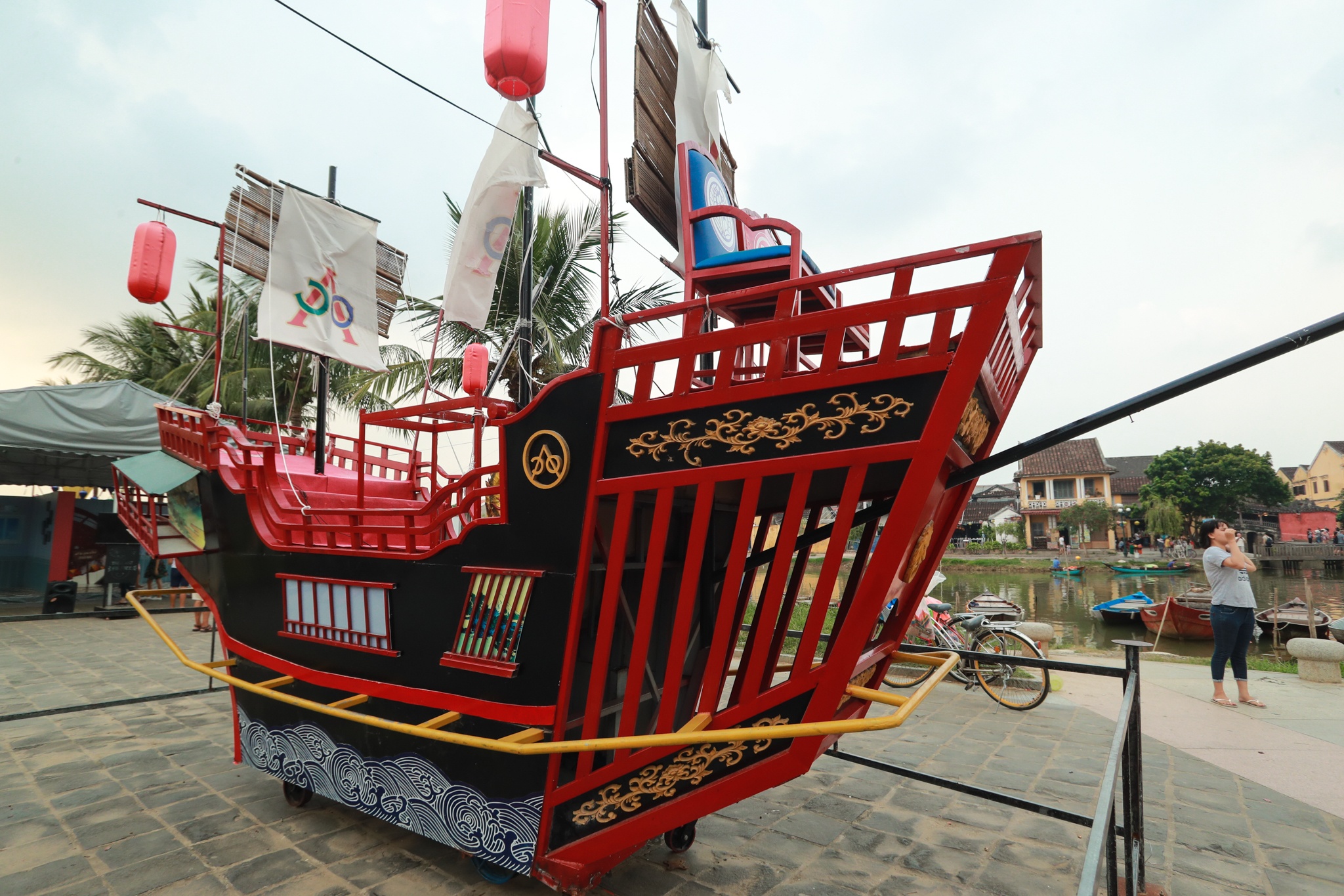 Pho co Hoi An toa sang chao don du khach ben them APEC anh 11