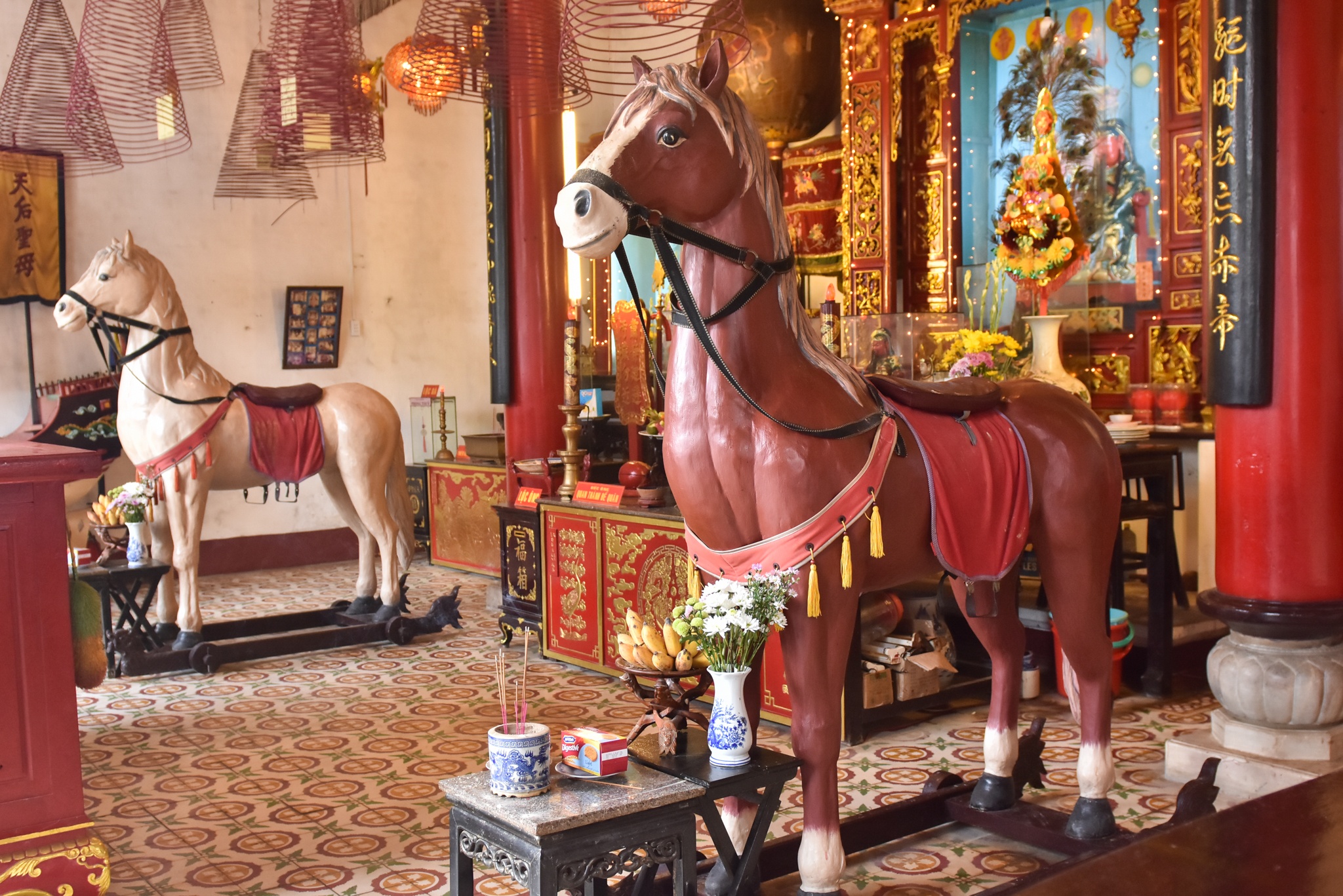 Hoi quan Quang Dong o pho co Hoi An anh 11