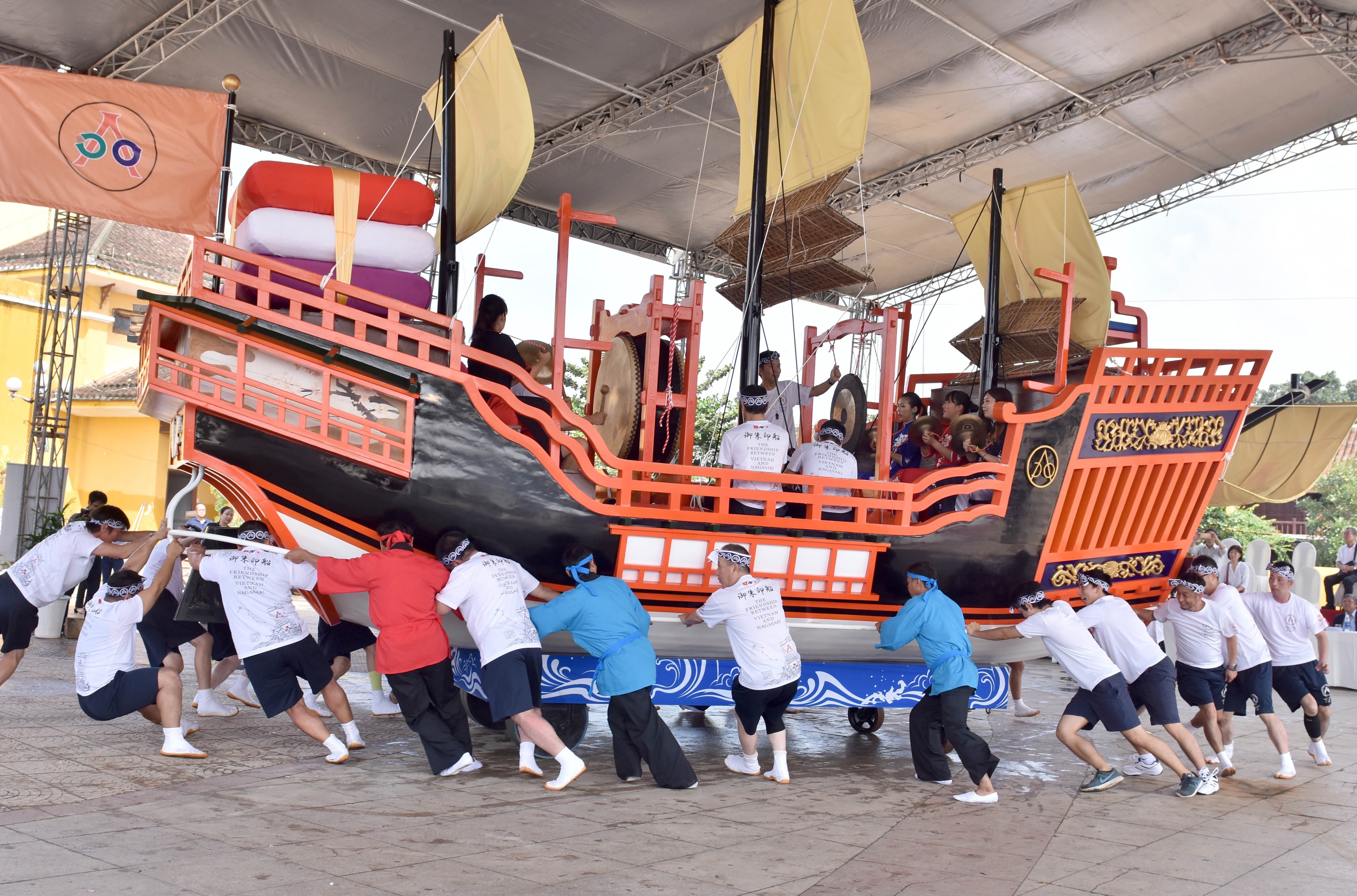 Khai truong khong gian Van hoa Viet- Nhat anh 1