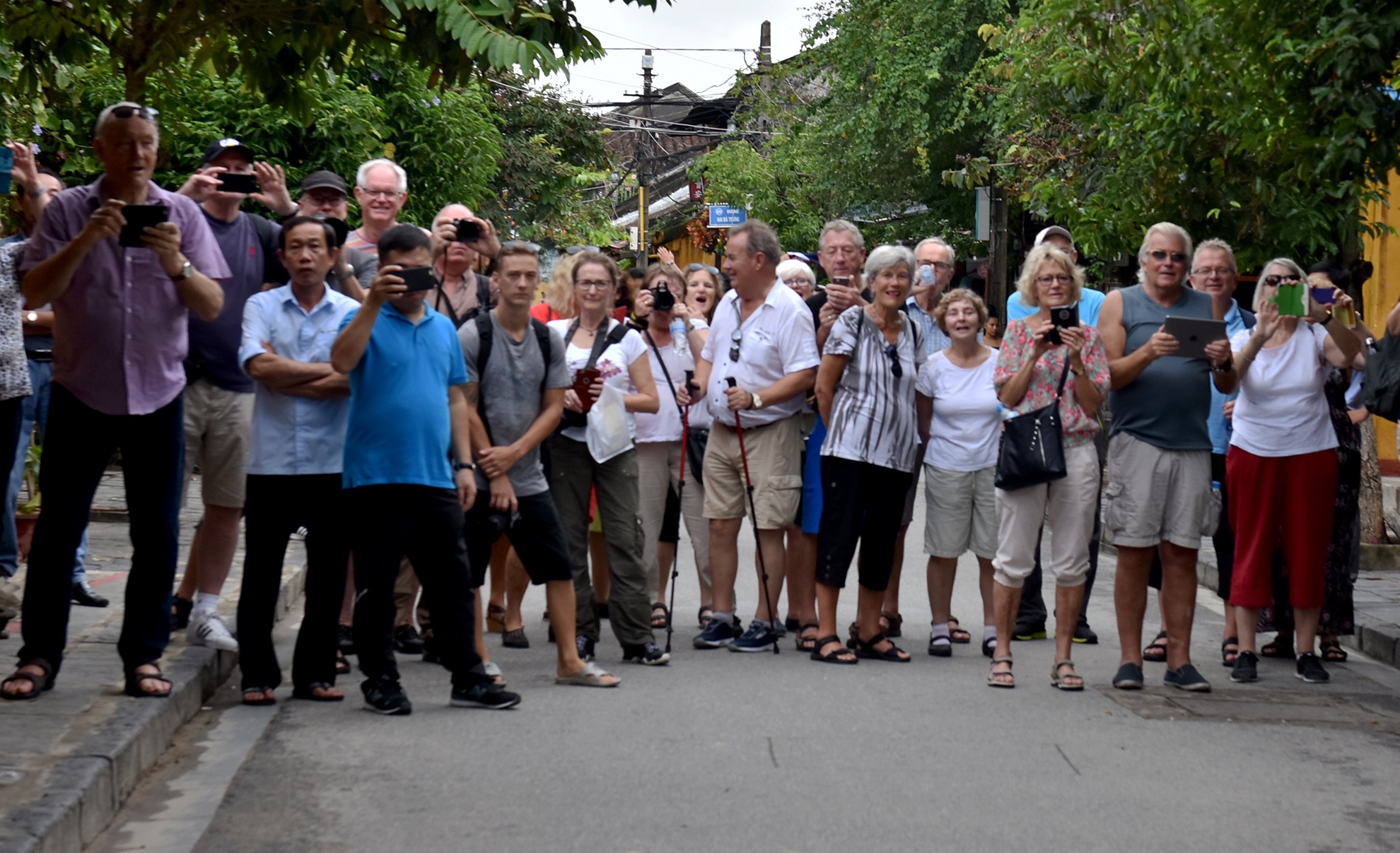 Phu nhan tham pho co Hoi An anh 9
