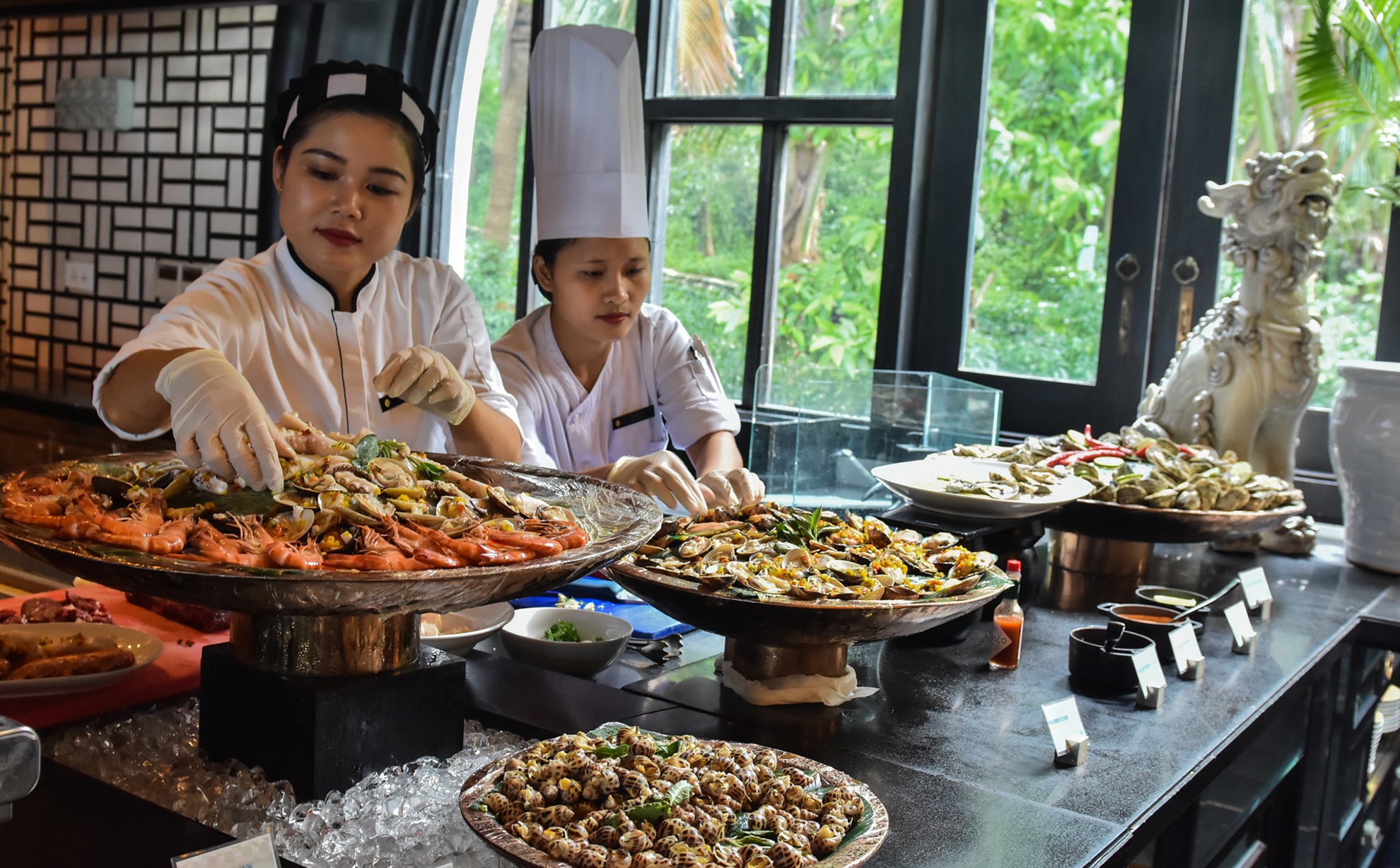 Ba me con cung vao bep phuc vu lanh dao cap cao APEC anh 5