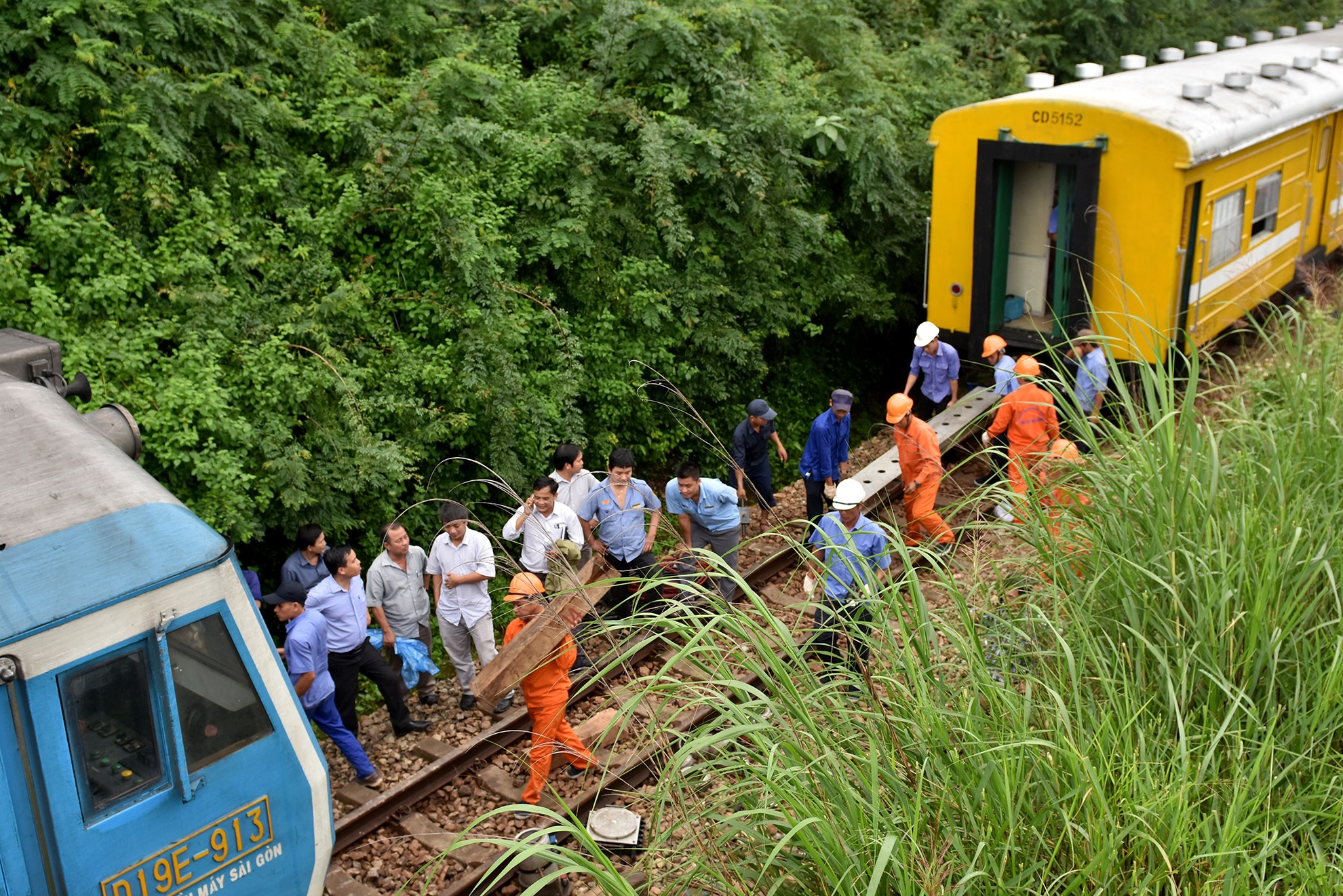 Duong sat Bac-Nam te liet anh 11