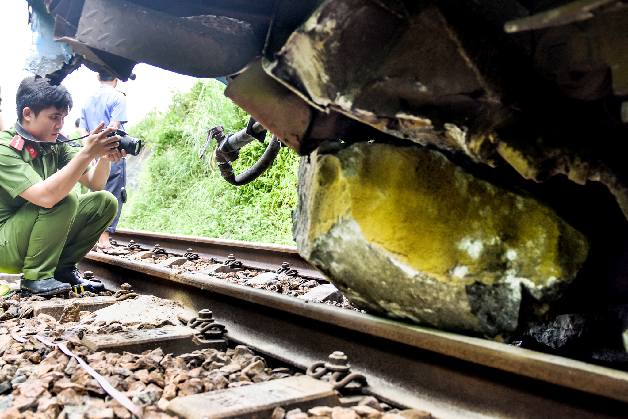 Duong sat Bac-Nam te liet anh 3