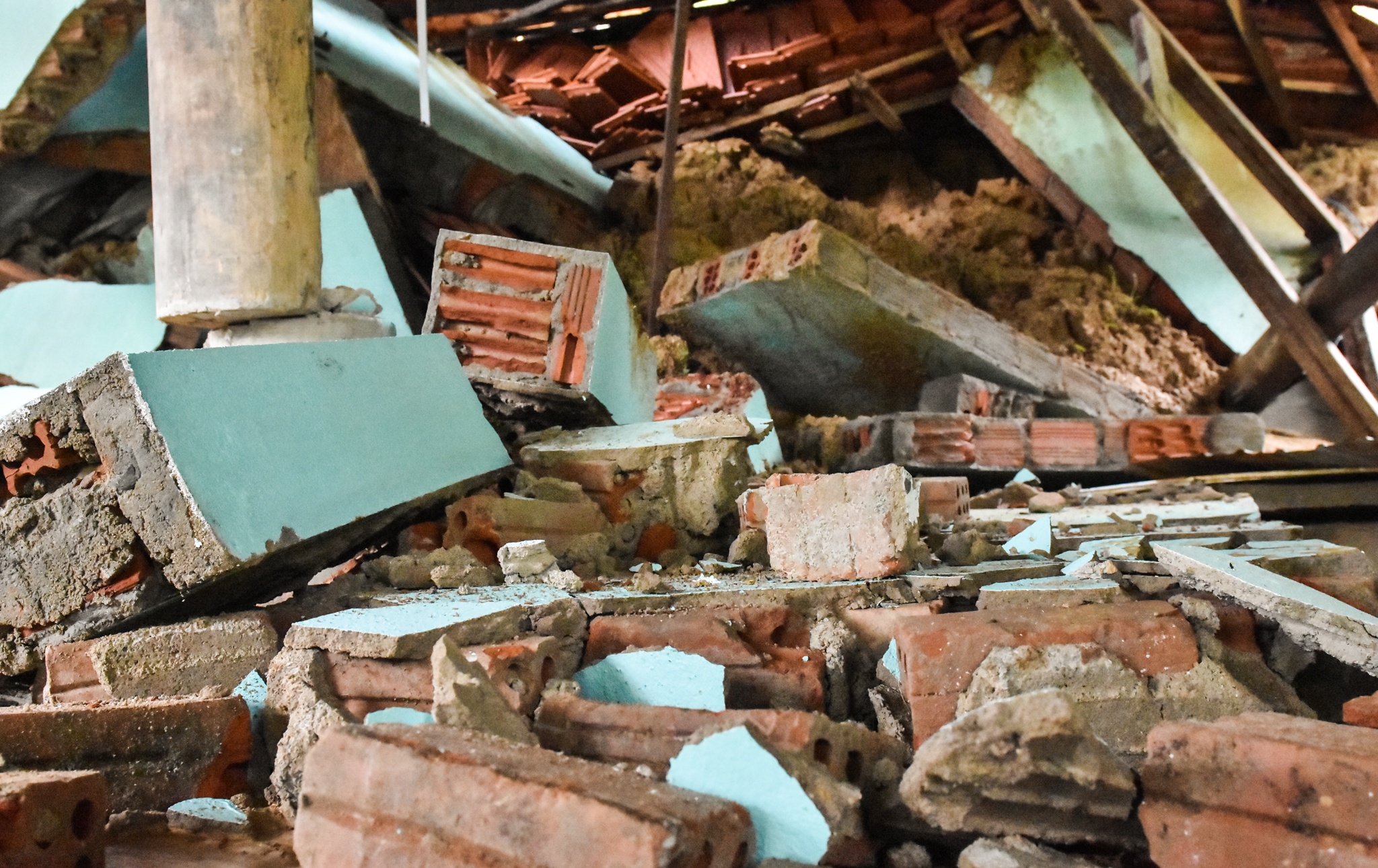 Song trong so hai duoi chan nui lo anh 6