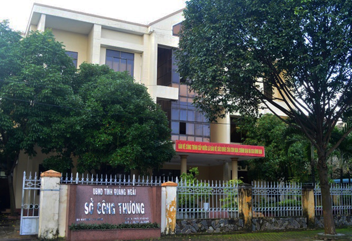 Ky luat canh cao Pho giam doc So Cong Thuong Quang Ngai hinh anh