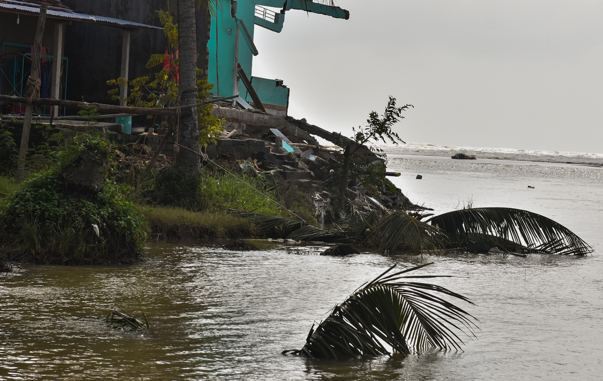 Trieu cuong nuot nha dan Quang Ngai anh 13