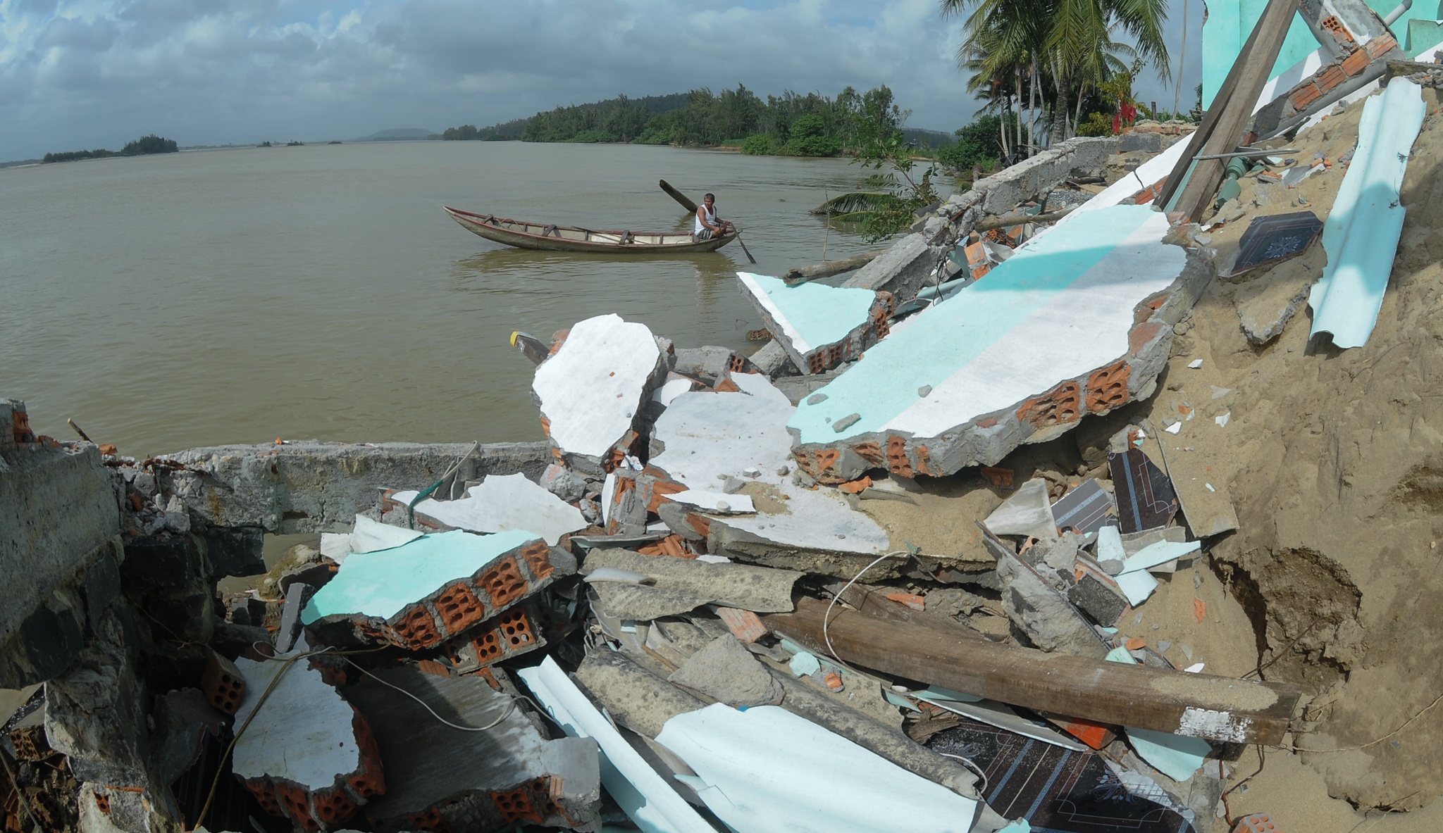 Trieu cuong nuot nha dan Quang Ngai anh 3