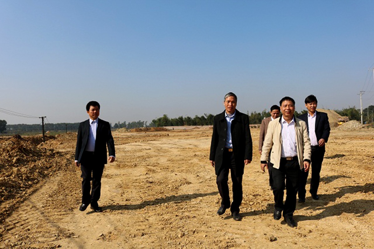 Chủ tịch huyện vắng mặt bất thường ảnh 1 Chu tich huyen vang mat bat thuong anh 1