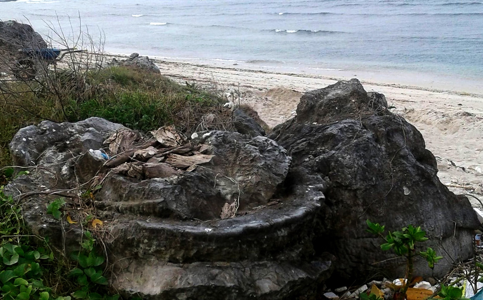 Nghĩa địa cổ Lý Sơn  ảnh 1 Nghia dia co Ly Son anh 1