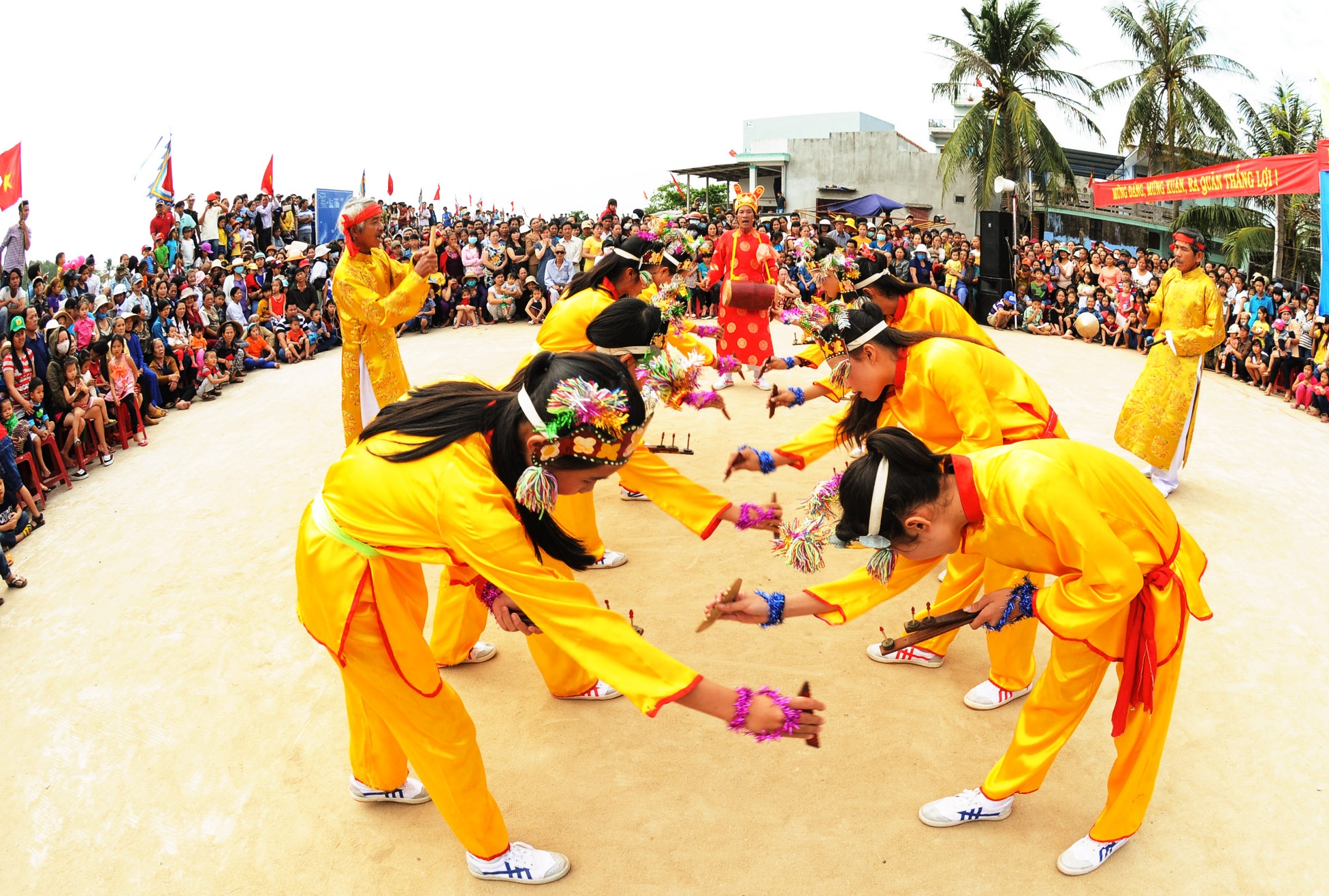 Ra quan danh bat dau nam anh 1