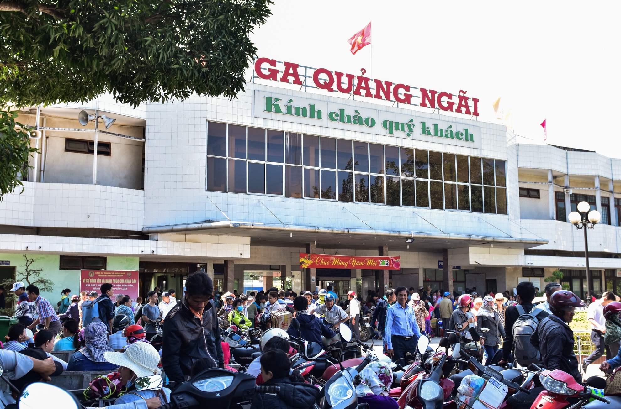 Nuoc mat ngay chia ly anh 1