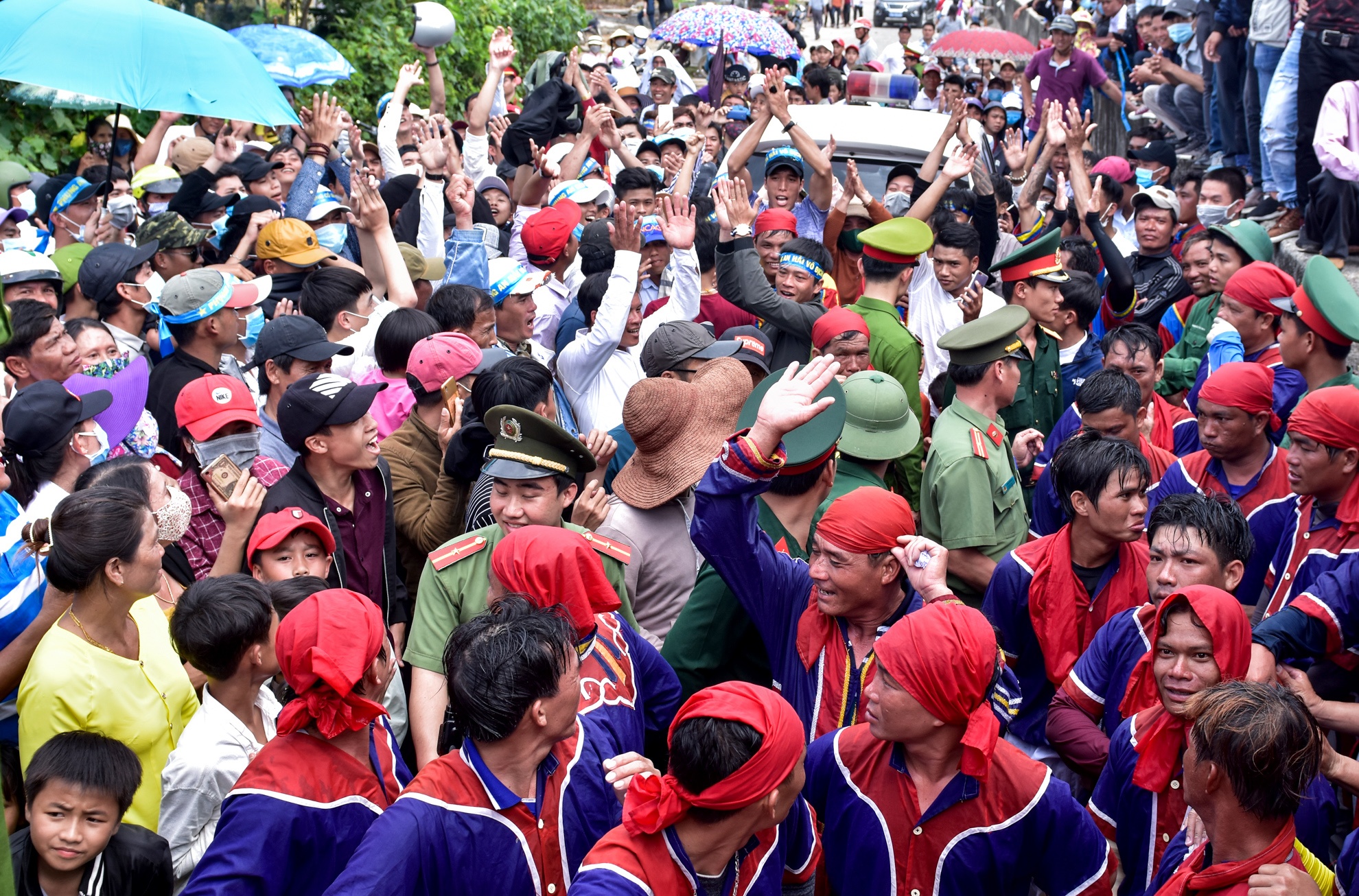 Hoi dua thuyen dau xuan Ly Son anh 8