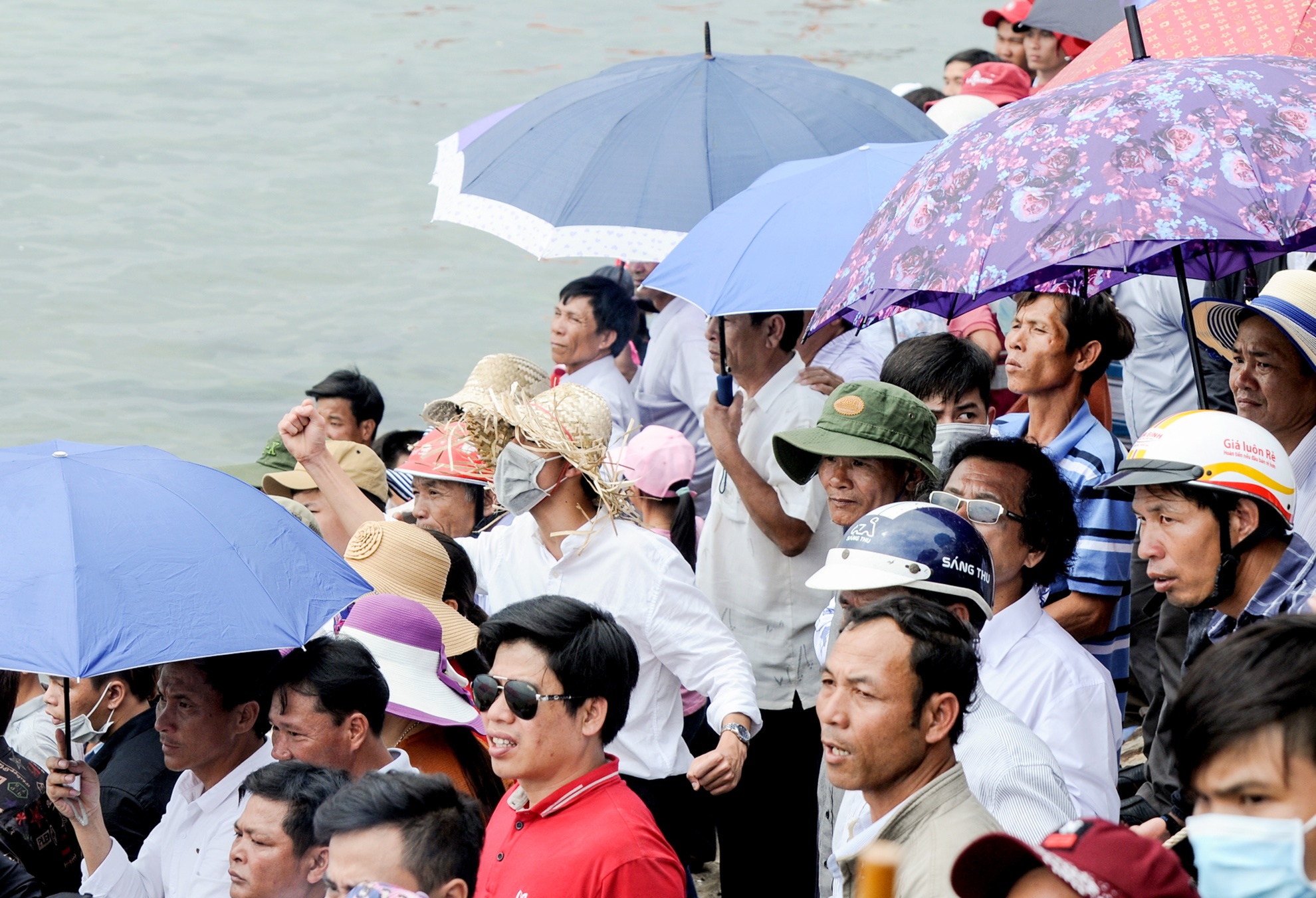 Hoi dua thuyen dau xuan Ly Son anh 7