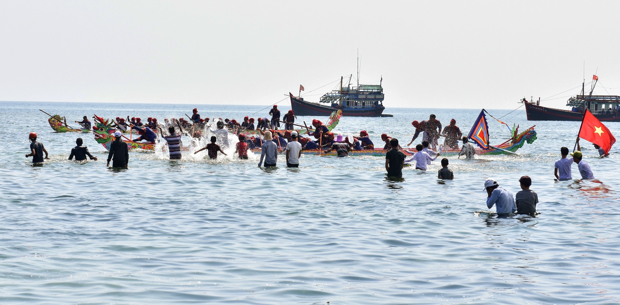 Hoi dua thuyen dau xuan Ly Son anh 5