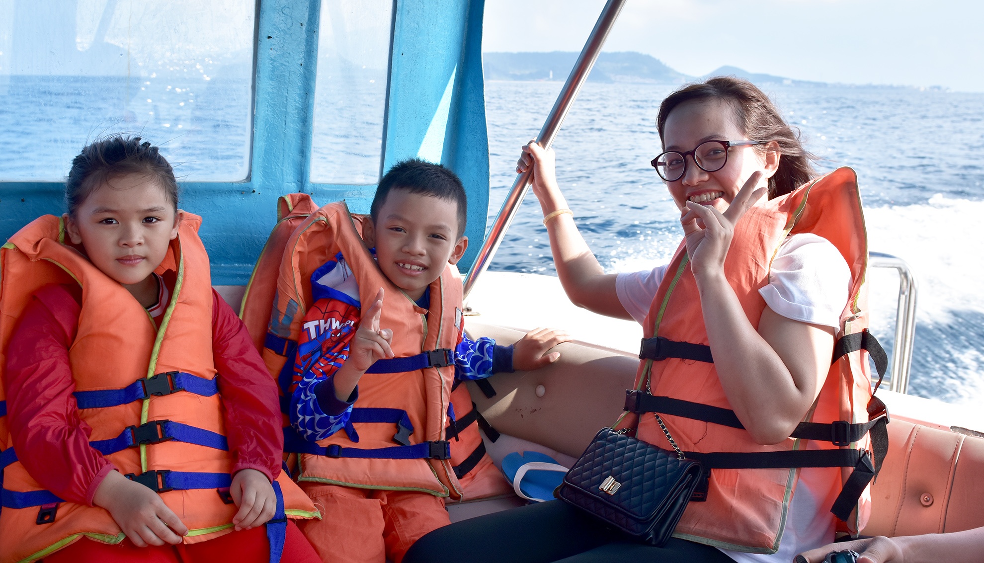 Du khach den dao Ly Son tang dot bien hinh anh