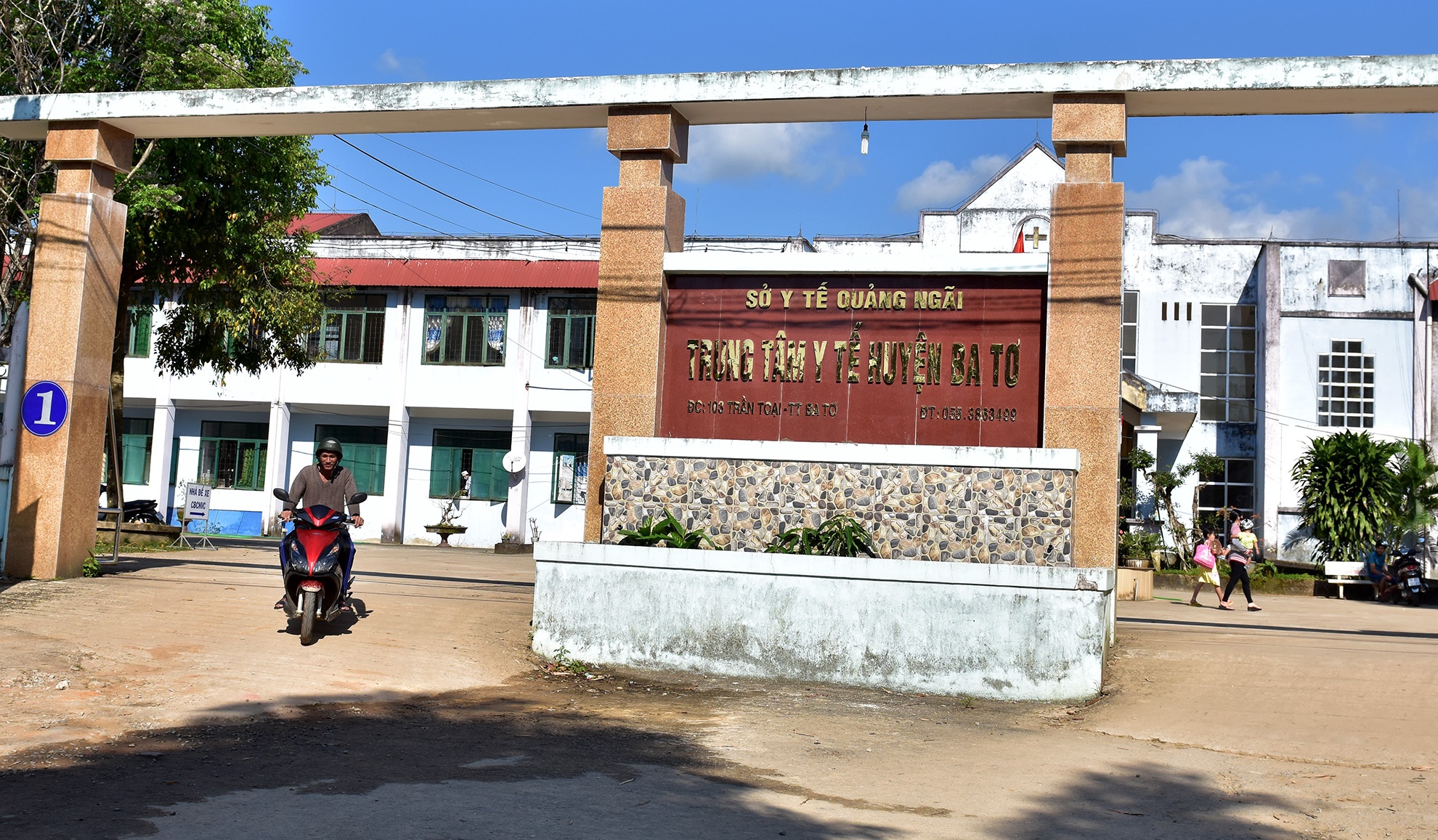 Thanh nien 21 tuoi bi cho dai can tu vong hinh anh