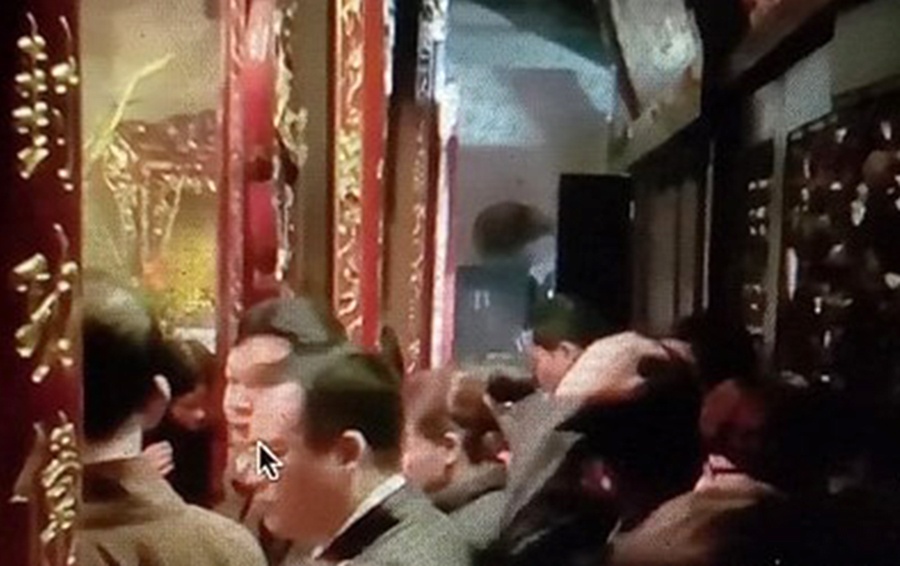 Dinh chi pho giam doc kho bac di le gio hanh chinh hinh anh