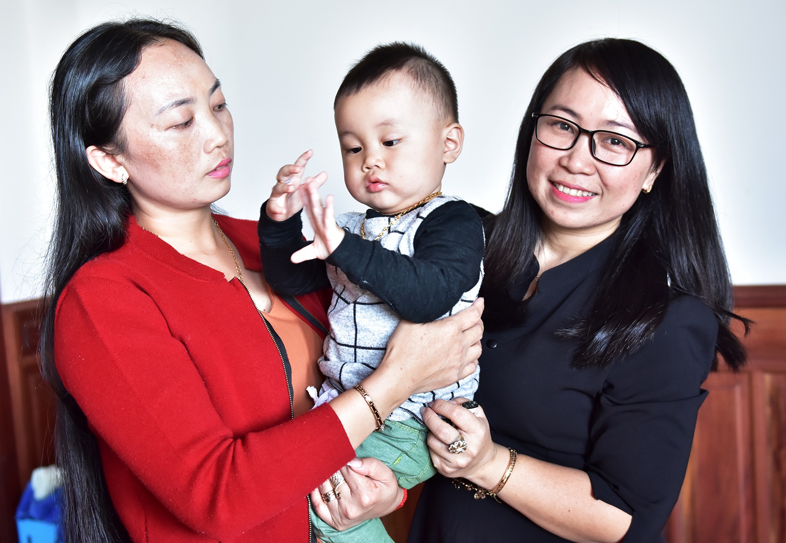 Cam xuc cua co giao day nhac mang thai ho chi gai hinh anh