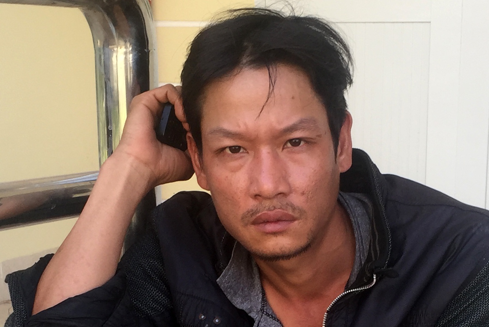 Be trai 2 tuoi tu vong sau khi an chao o nha tre hinh anh