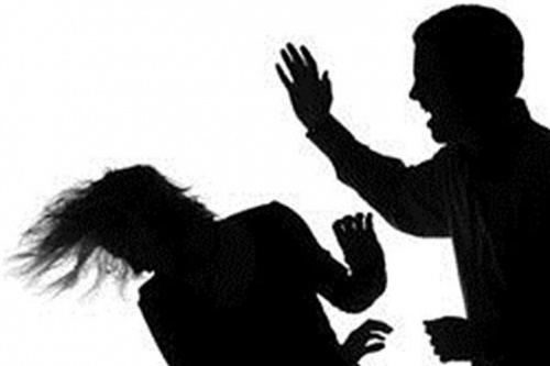 Canh cao pho chu tich huyen tat nhan vien tai co quan hinh anh