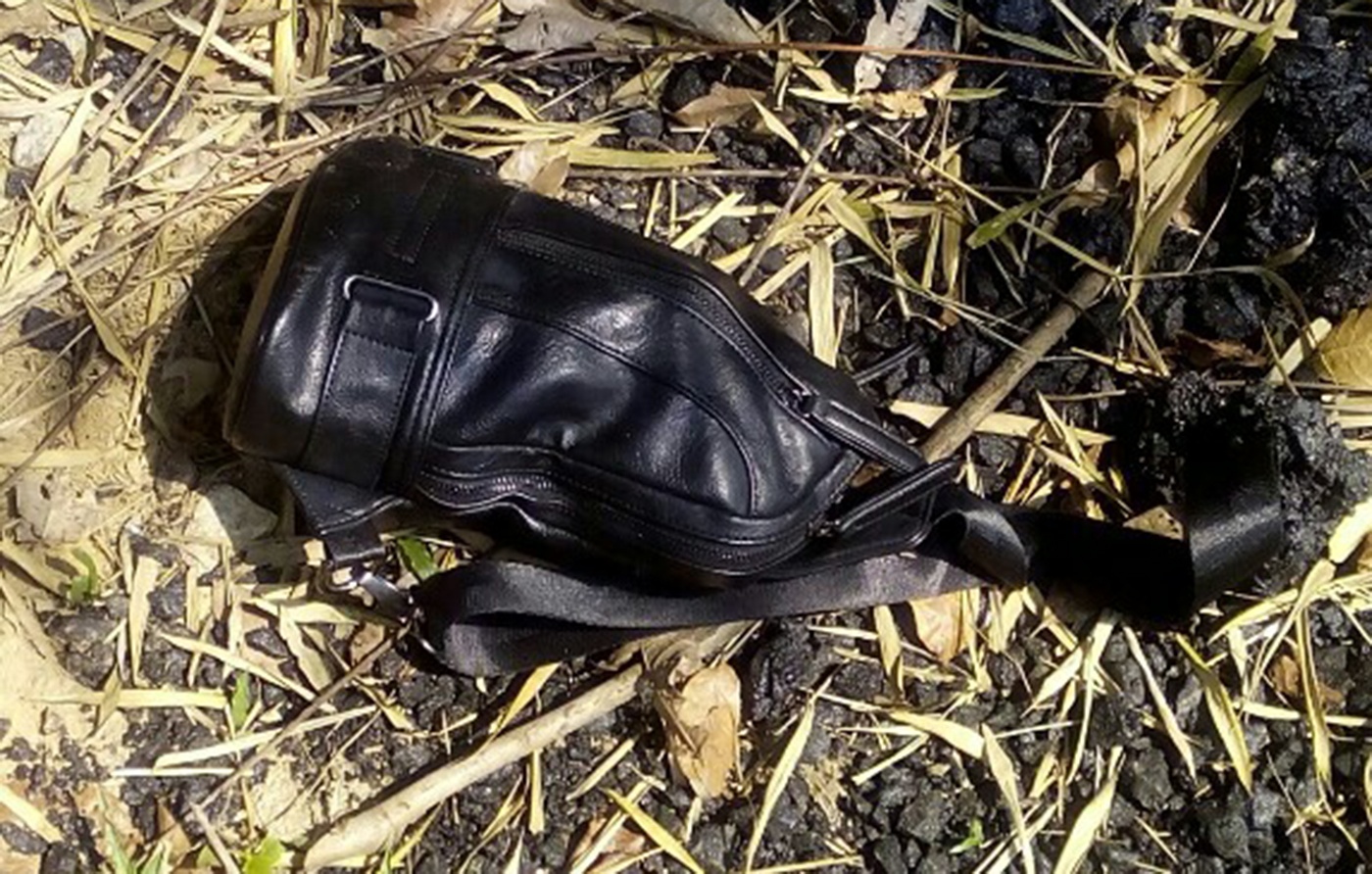 Canh sat vao rung lung nhom nghi can ban chet nguoi giua ban ngay hinh anh