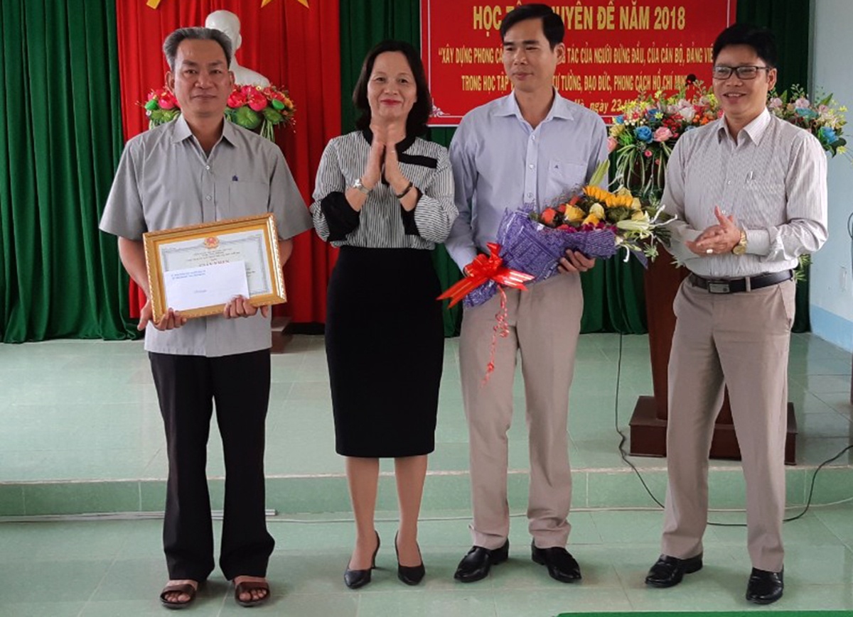 Bắn chết người trốn giữa rừng  ảnh 1 Ban chet nguoi tron giua rung anh 1