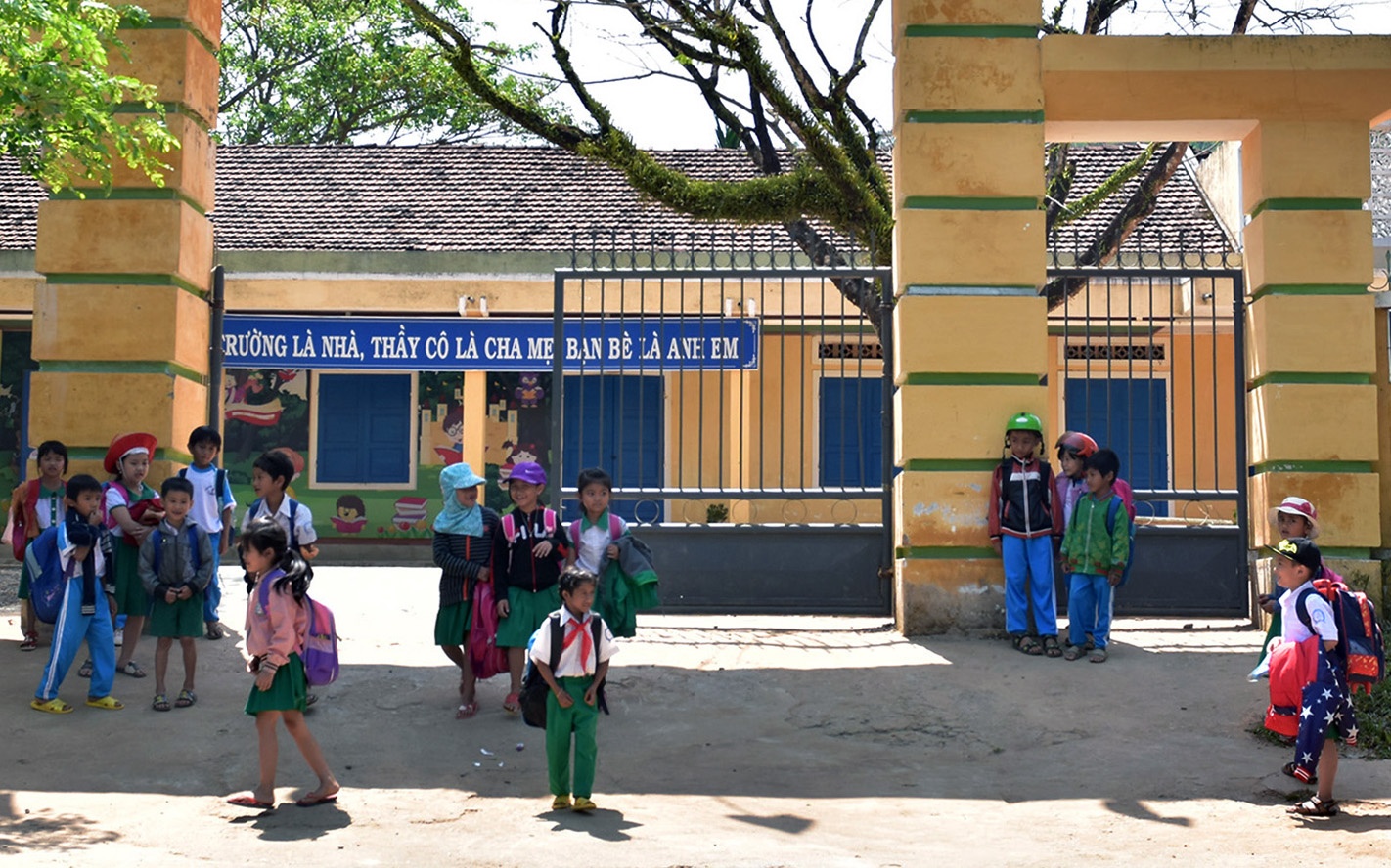 Nghi luc cau be ti hon anh 7