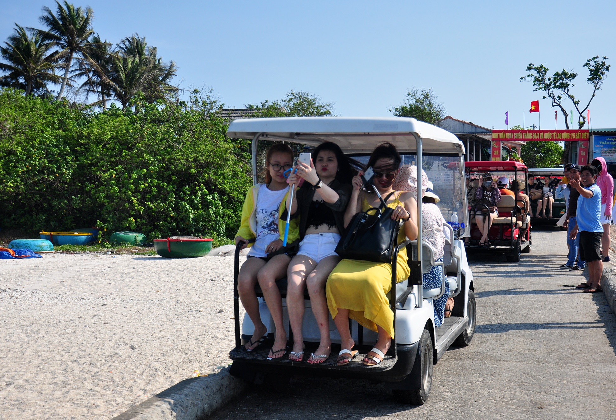 Quan the du lich FLC anh 8