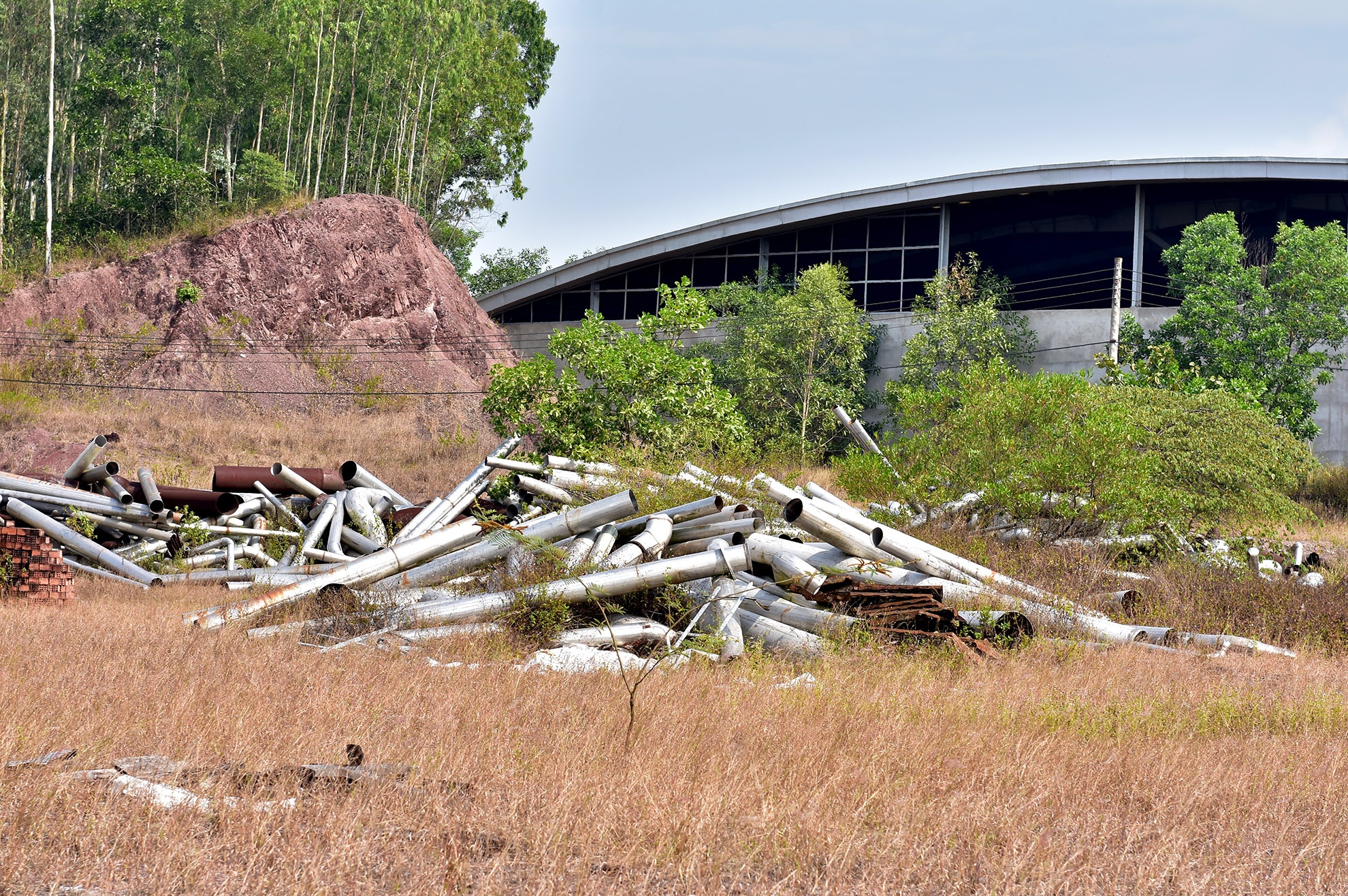Nha may bo hoang lang phi anh 3