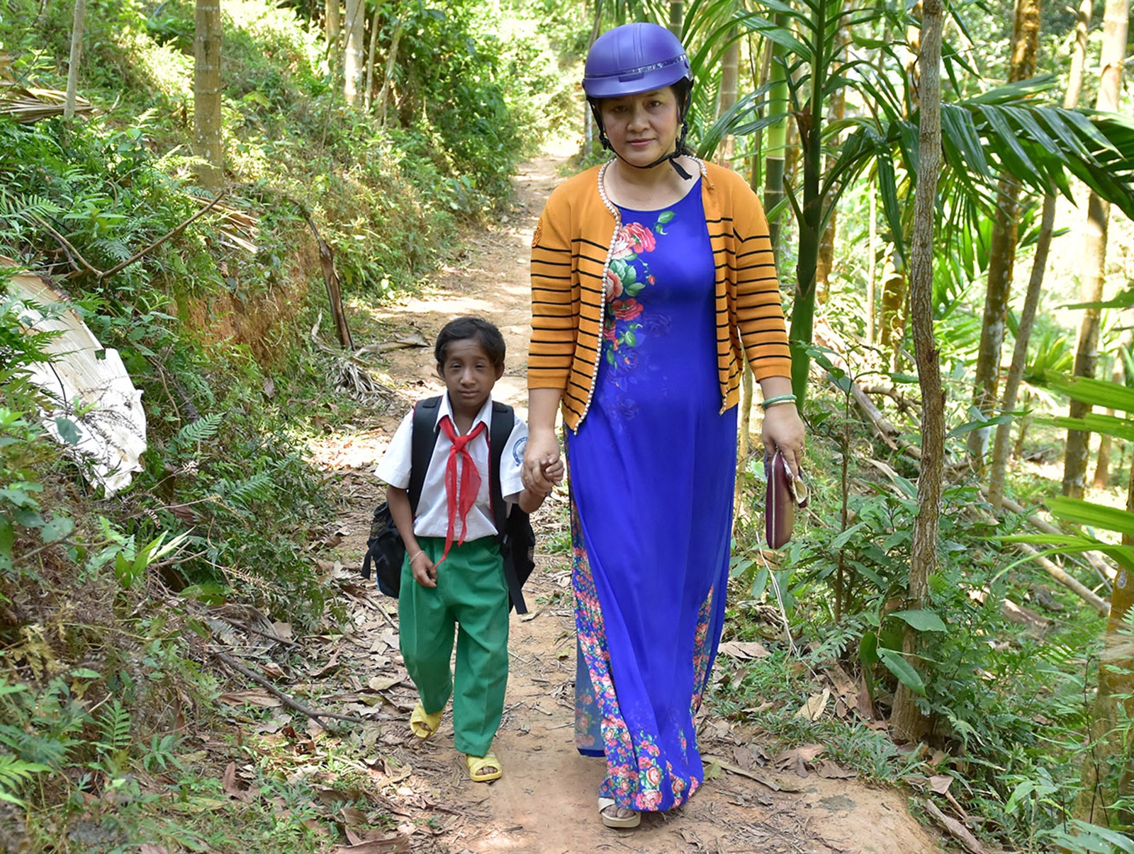 'Ba do nhan ai' cua hoc sinh ngheo, mo coi o vung cao Quang Ngai hinh anh