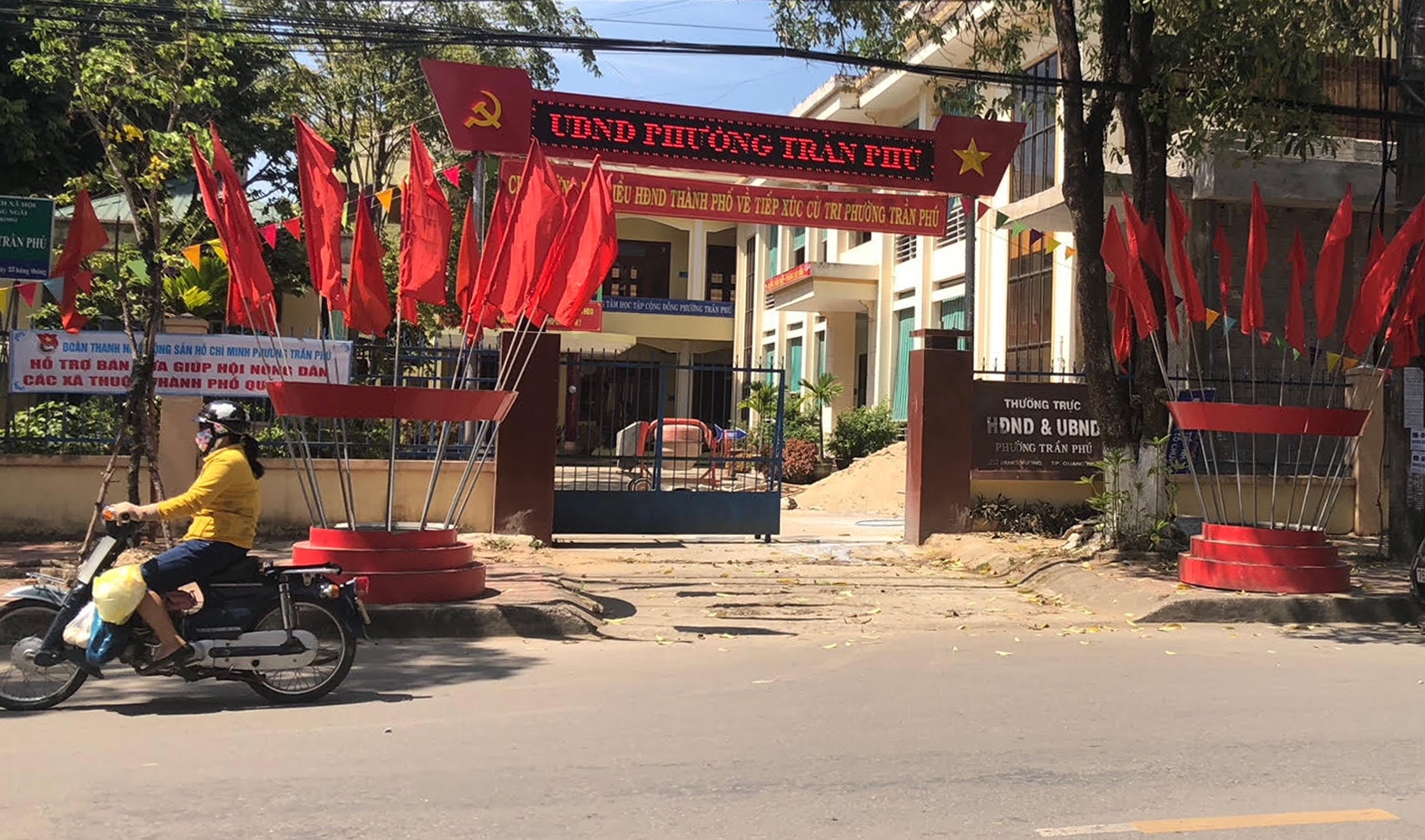 Thanh tra vu 'an chan' tien Tet cua hang tram can bo huu tri hinh anh