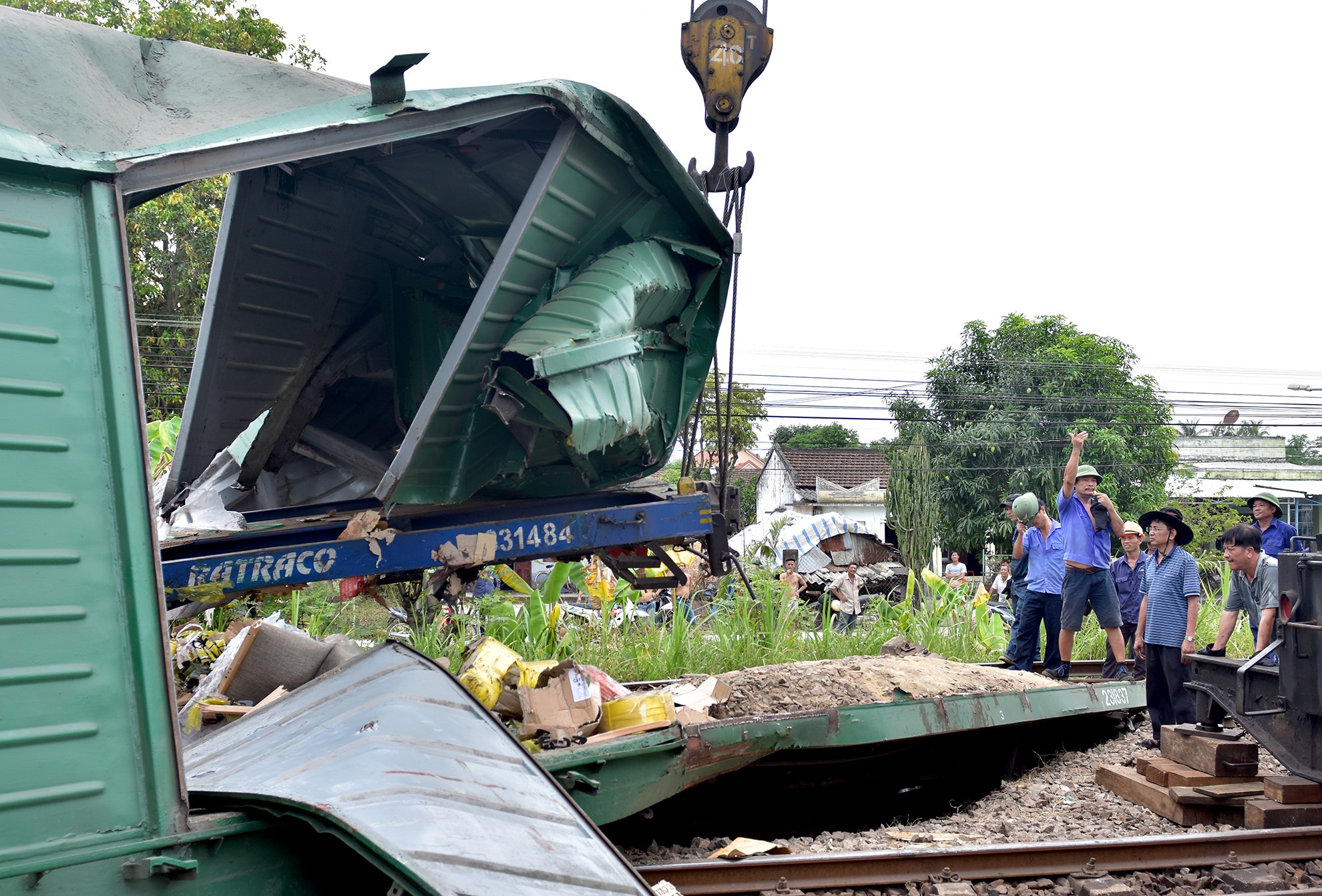 Hai tàu hàng tông Quảng Nam ảnh 14 Hai tau hang tong Quang Nam anh 14
