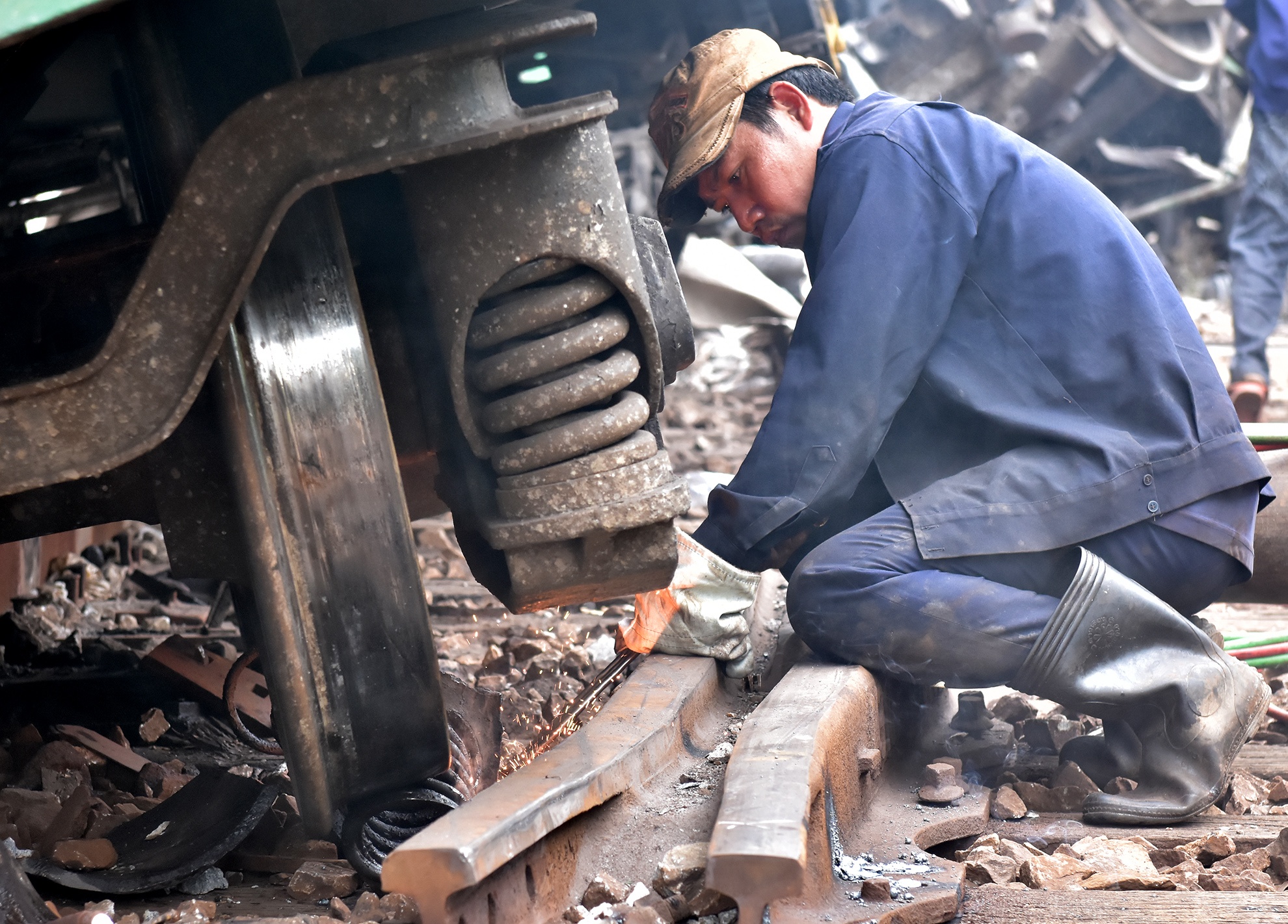 Hai tàu hàng tông Quảng Nam ảnh 7 Hai tau hang tong Quang Nam anh 7